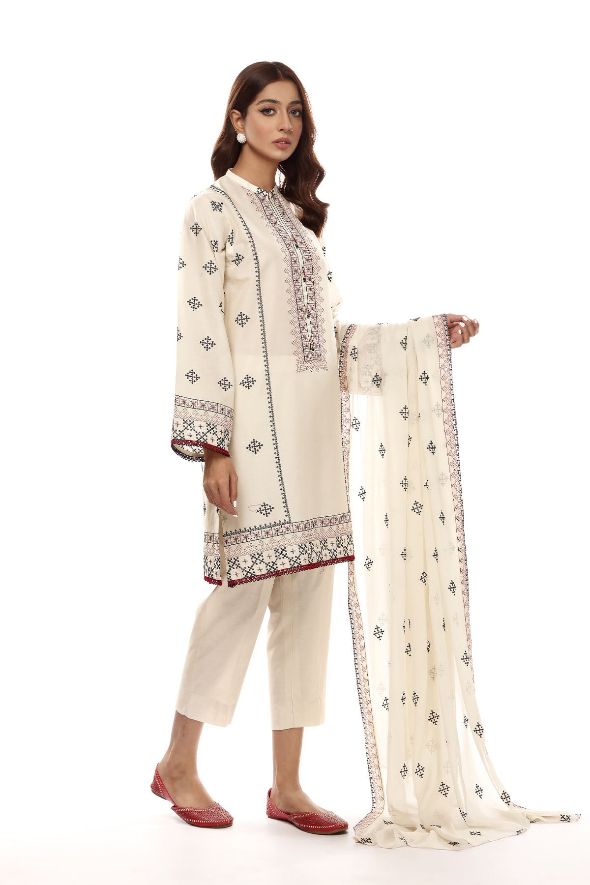 EMBROIDERED LAWN 3 PCS
