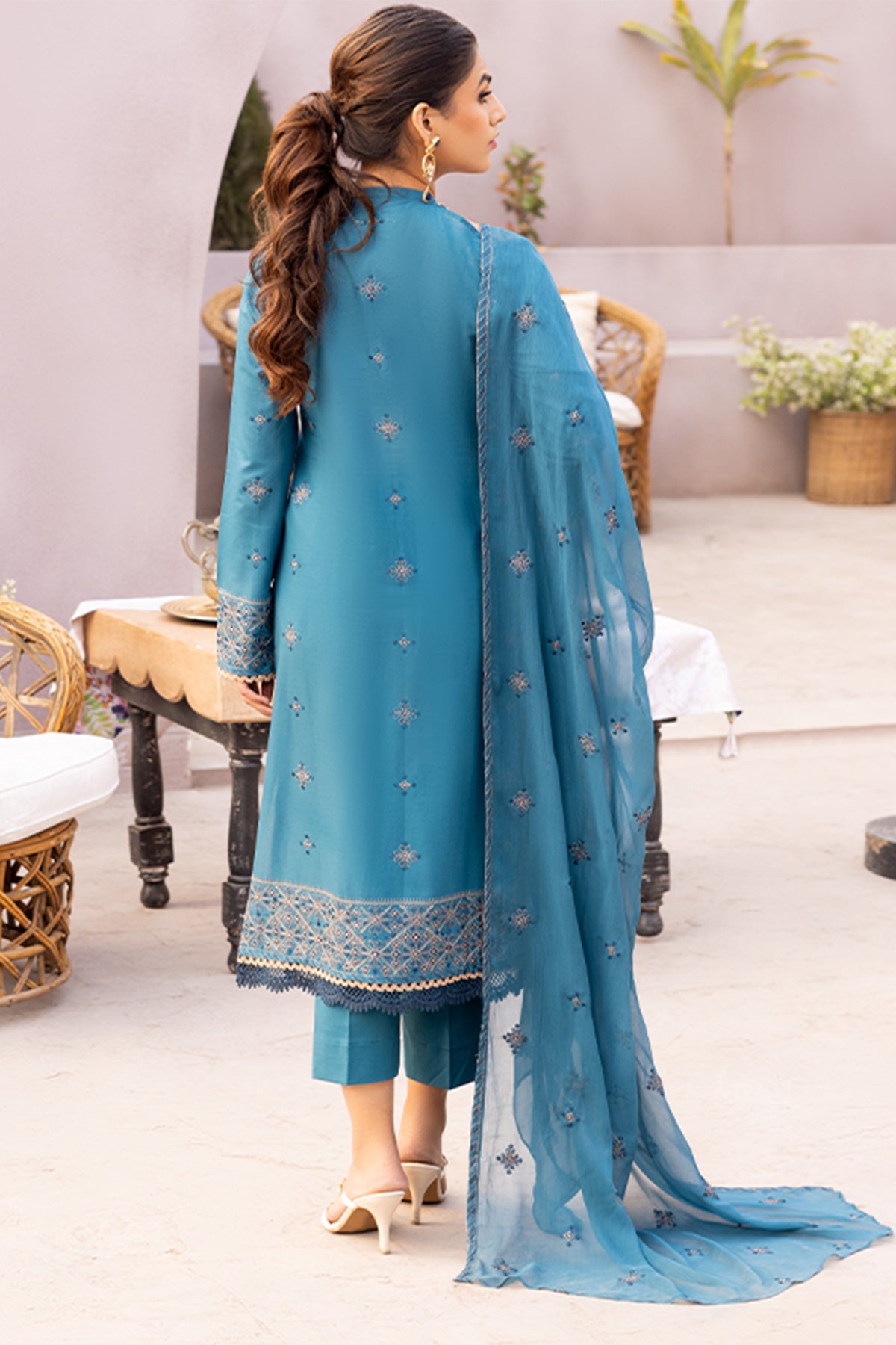 EMBROIDERED LAWN 3 PCS (UNSTITCHED)