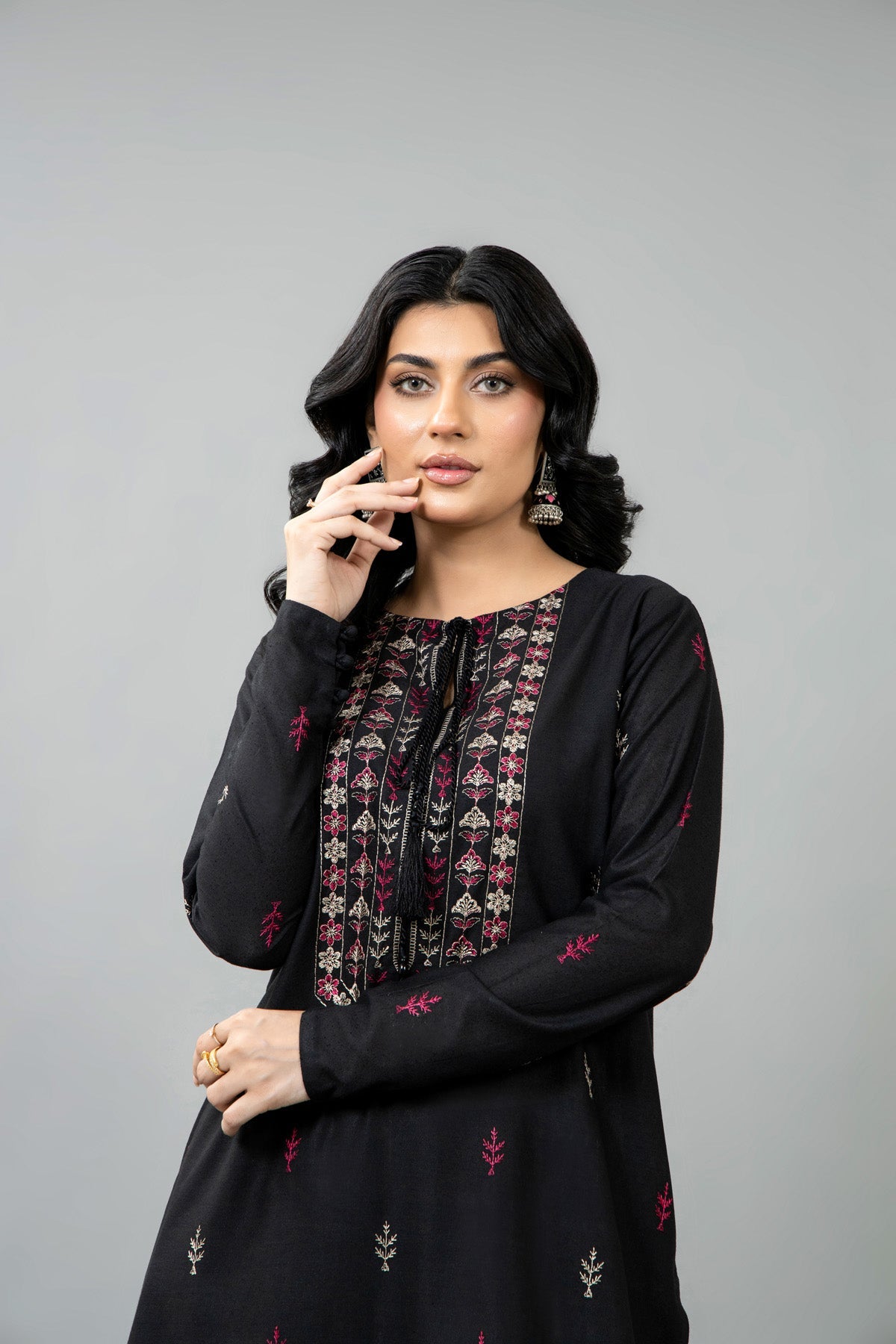 EMBROIDERED KARANDI LAWN 2 PCS (UNSTITCHED)