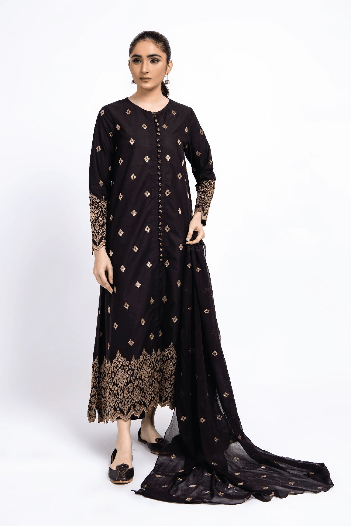EMBROIDERED LAWN 3 PCS (UNSTITCHED)
