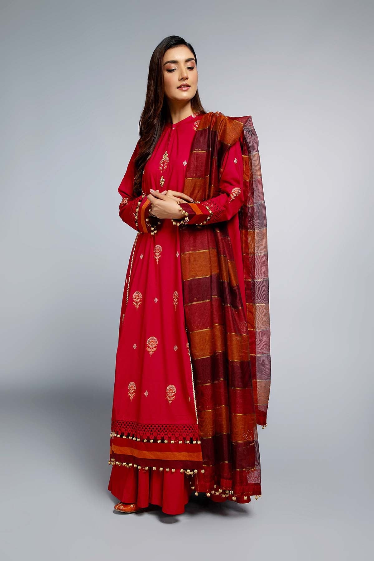 EMBROIDERED LAWN 3 PCS (UNSTITCHED)