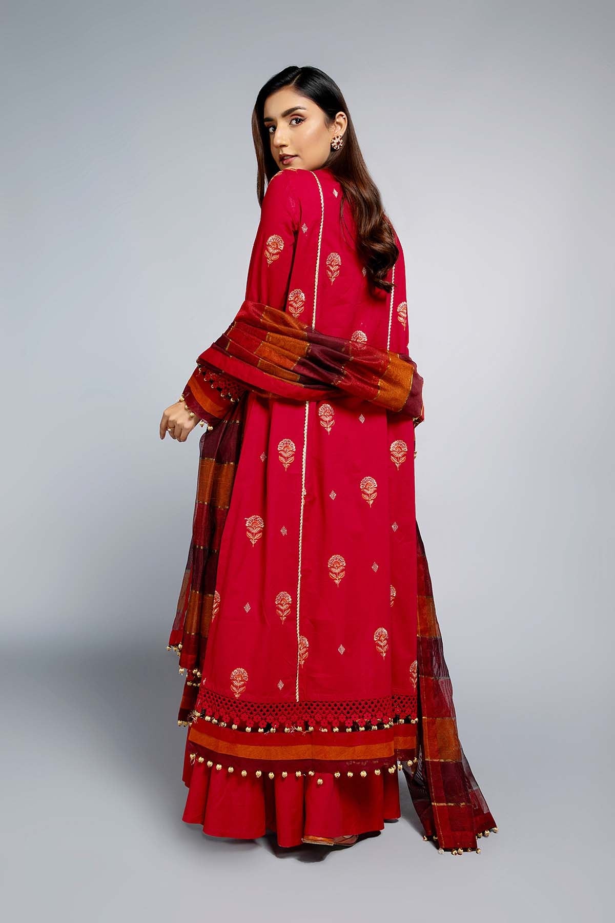 EMBROIDERED LAWN 3 PCS (UNSTITCHED)