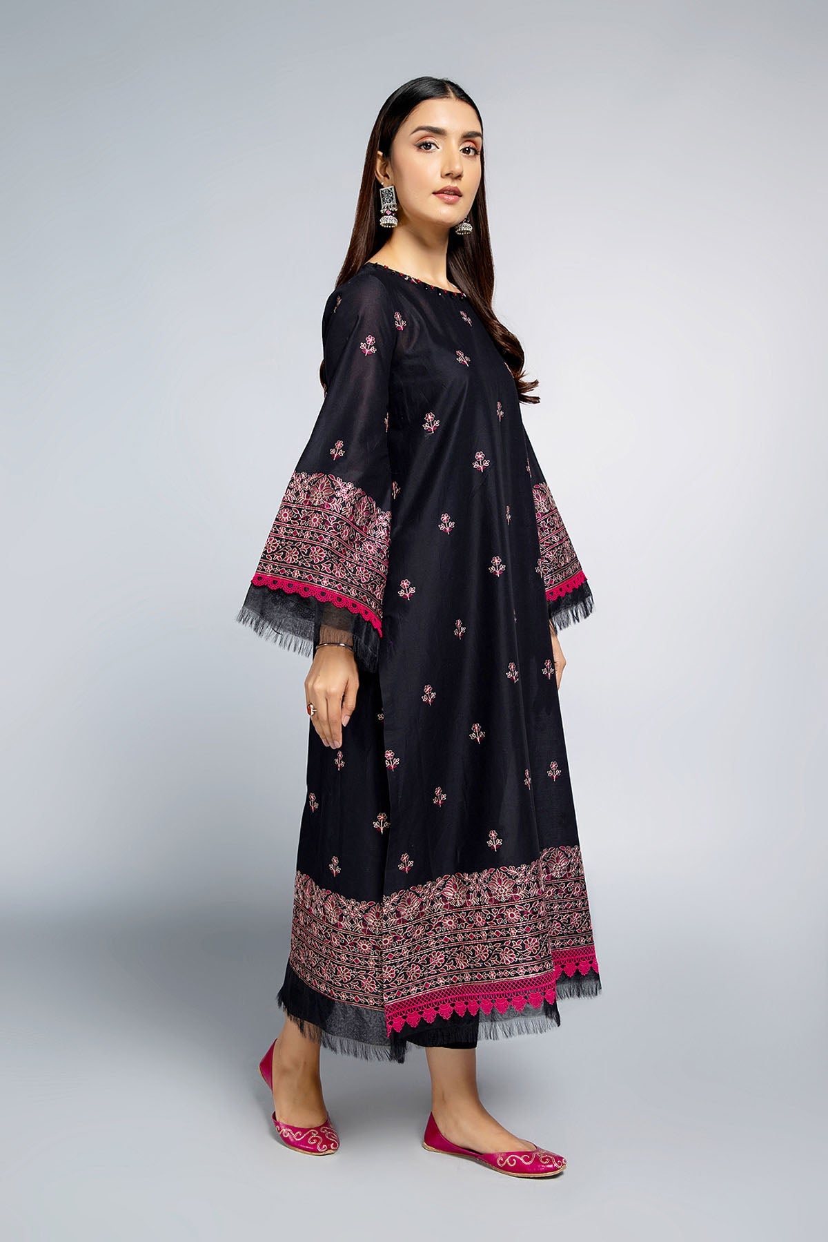 EMBROIDERED LAWN 2 PCS (UNSTITCHED)