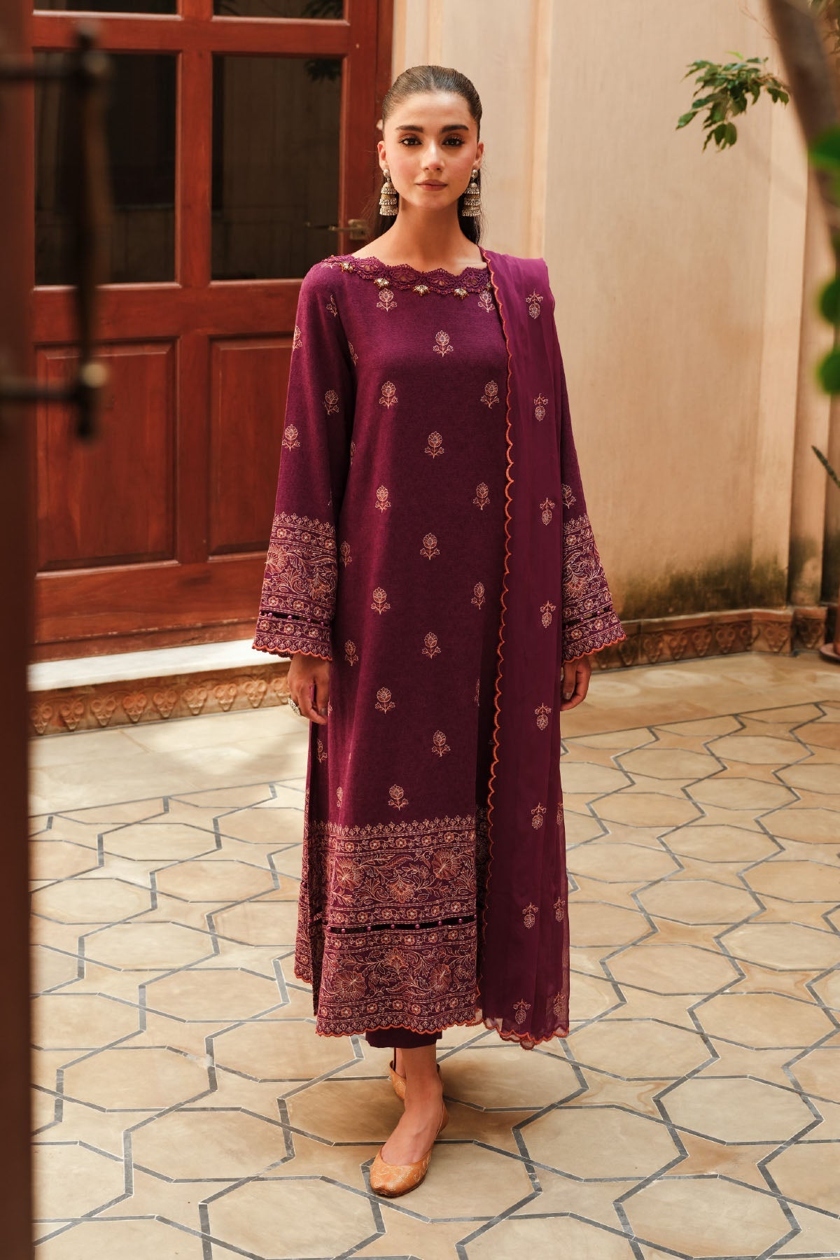 EMBROIDERED COTTON KARANDI 3 PCS (UNSTITCHED)
