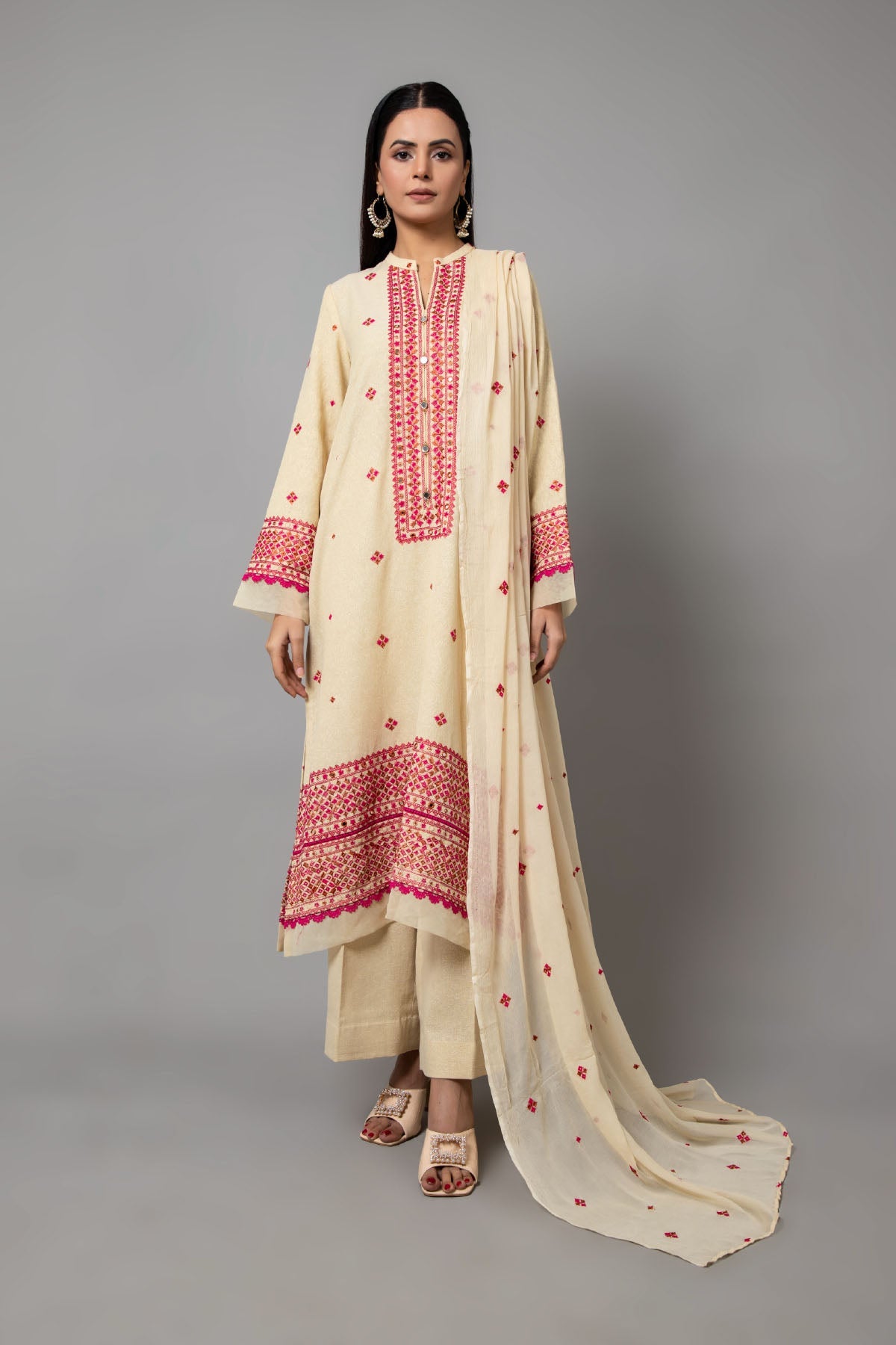 EMBROIDERED COTTON KARANDI 3 PCS (UNSTITCHED)