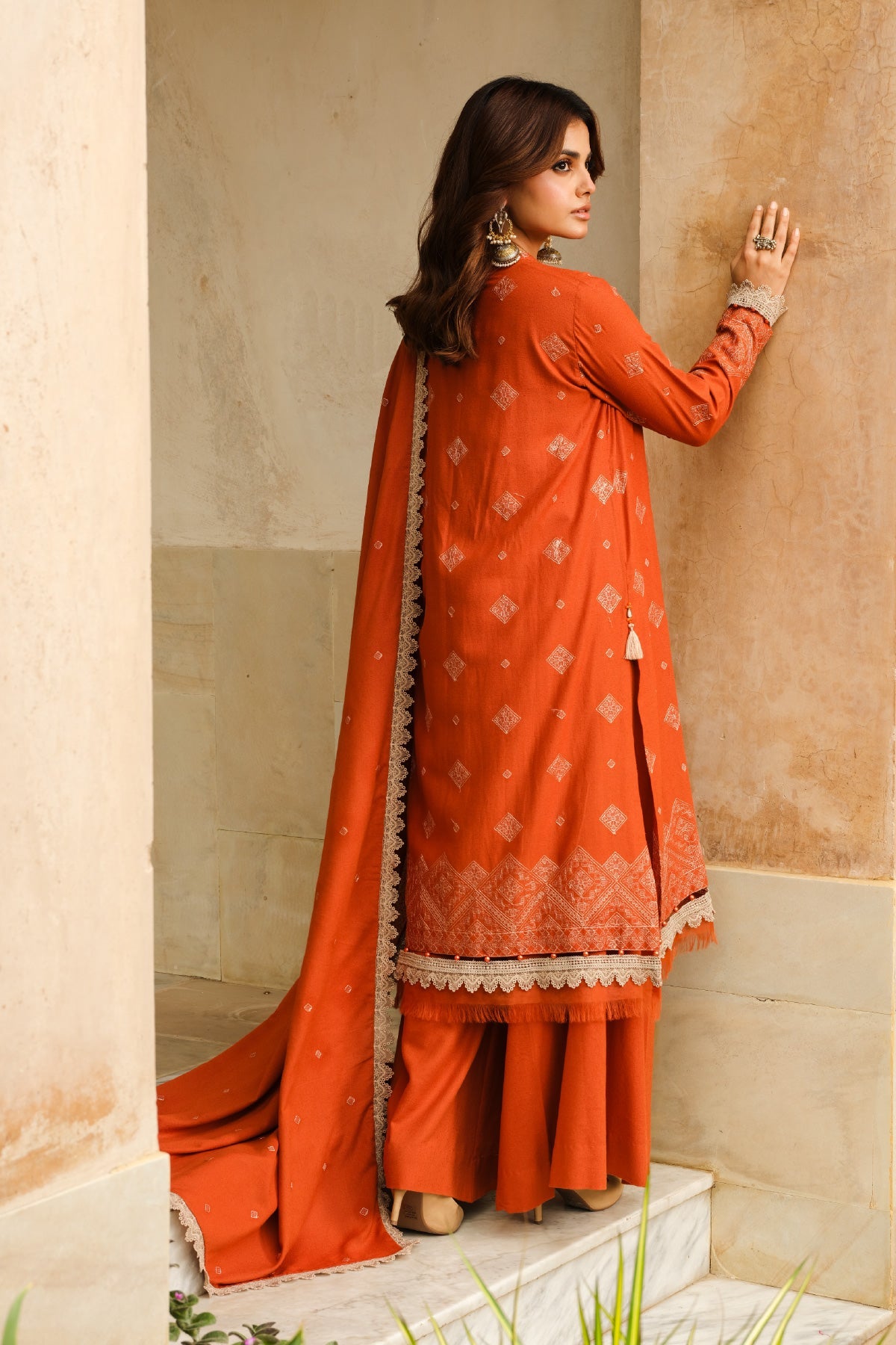 EMBROIDERED KARANDI LAWN 3 PCS (UNSTITCHED)