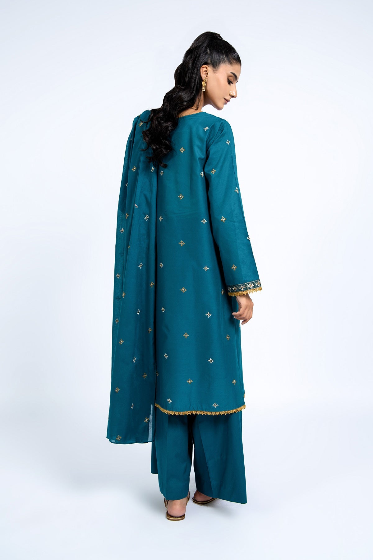 EMBROIDERED LAWN 3 PCS (UNSTITCHED)
