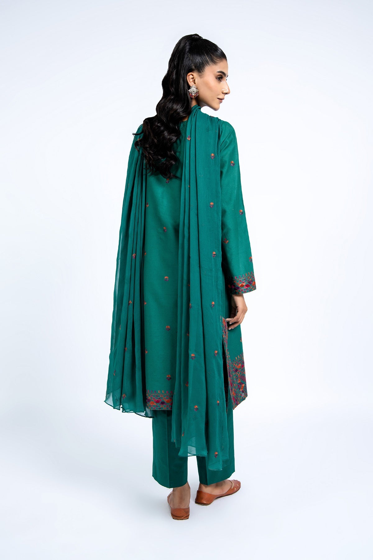 EMBROIDERED LAWN 3 PCS (UNSTITCHED)