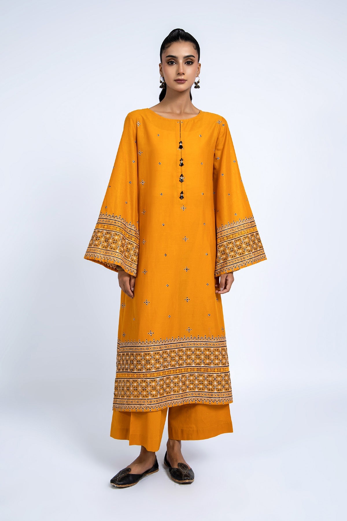EMBROIDERED LAWN 2 PCS (UNSTITCHED)