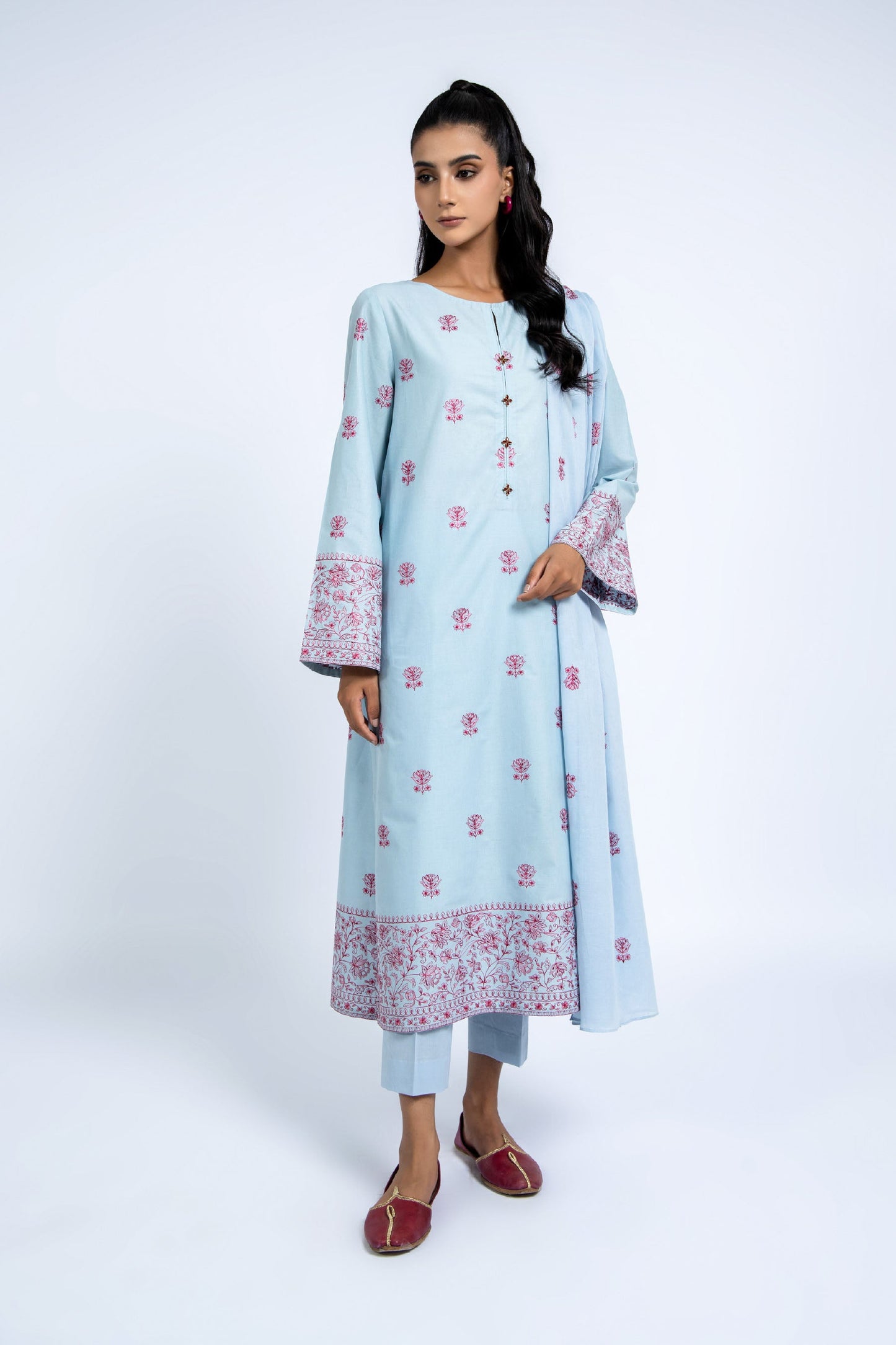 EMBROIDERED LAWN 3 PCS (UNSTITCHED)