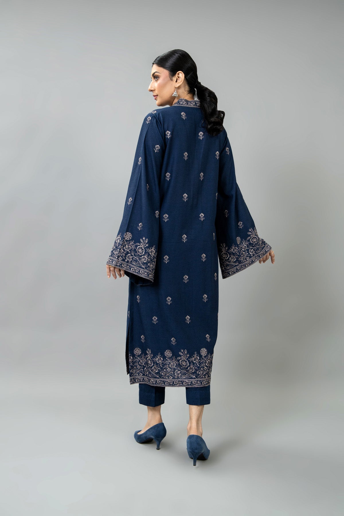 EMBROIDERED KARANDI LAWN 2 PCS (UNSTITCHED)