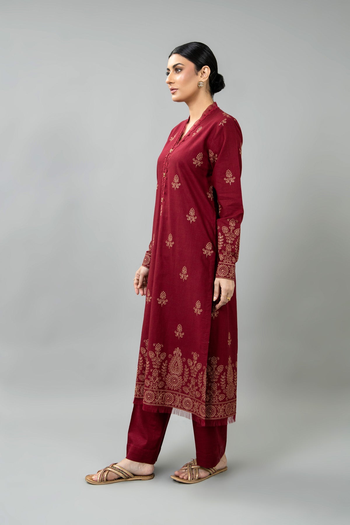 EMBROIDERED SLUB KHADDAR 2 PCS (UNSTITCHED)