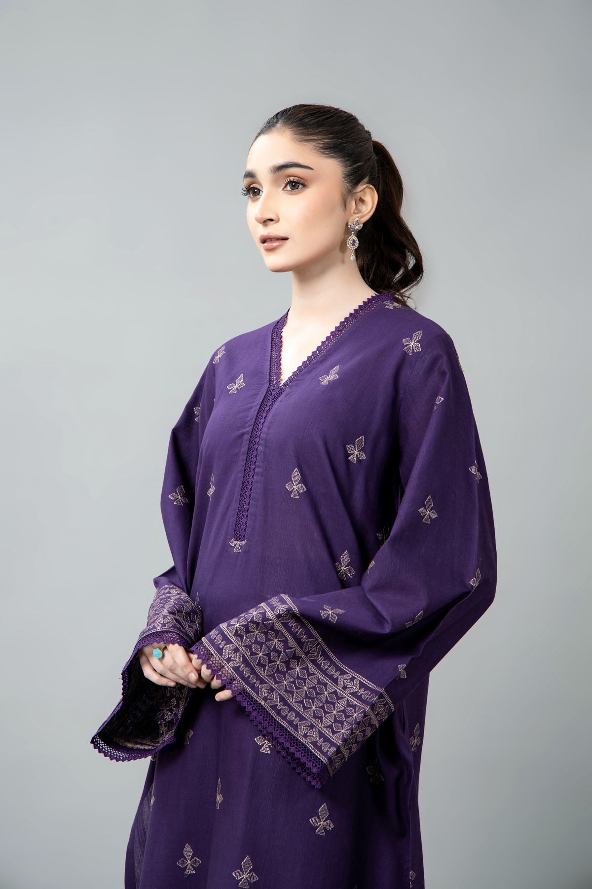 EMBROIDERED SLUB KHADDAR 2 PCS (UNSTITCHED)