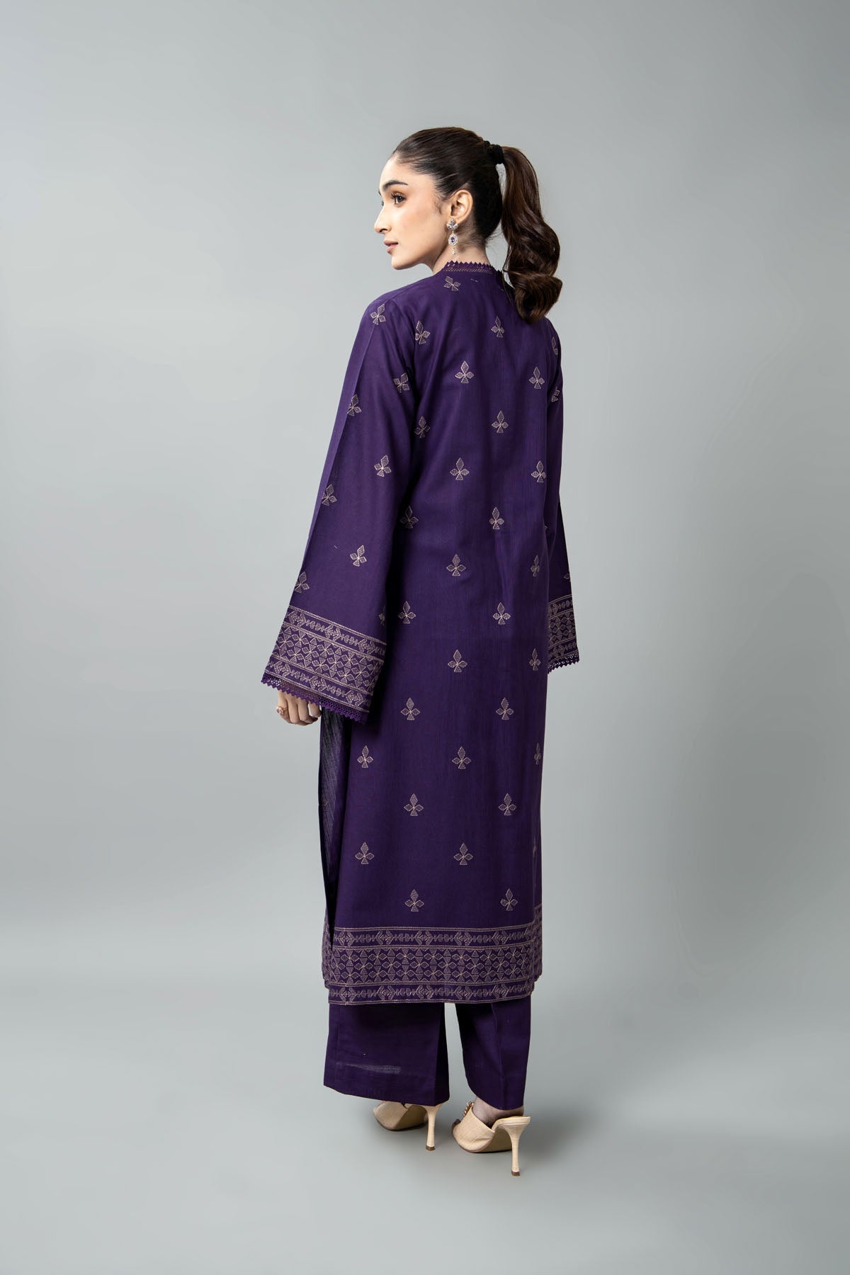 EMBROIDERED SLUB KHADDAR 2 PCS (UNSTITCHED)