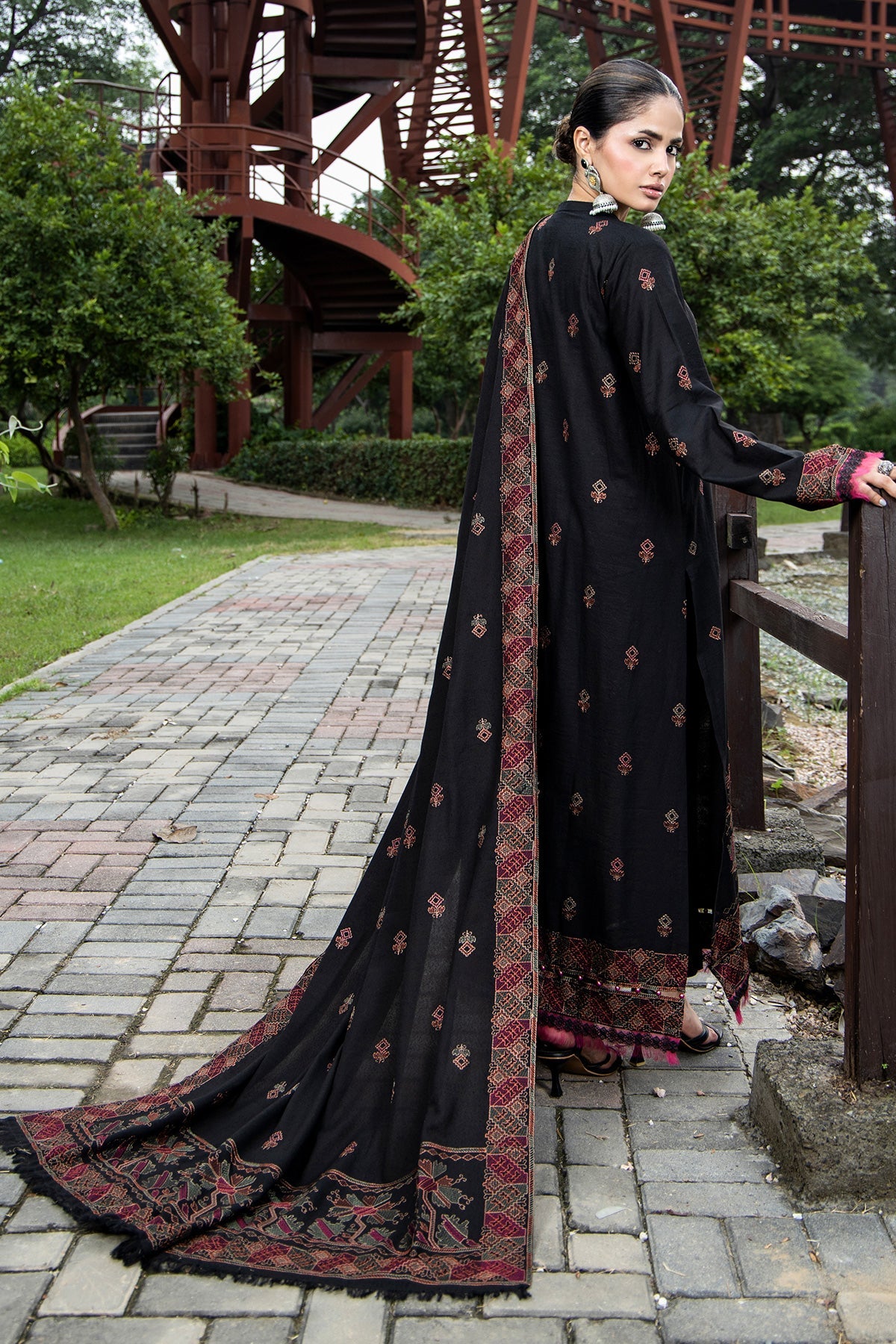 EMBROIDERED KARANDI LAWN SHAWL 1 PCS