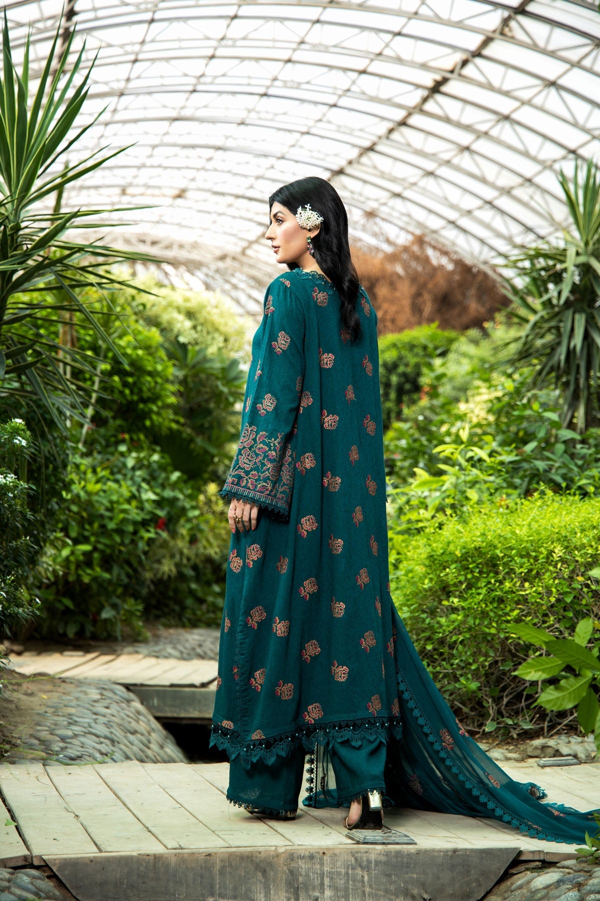 EMBROIDERED COTTON KARANDI 3 PCS (UNSTITCHED)