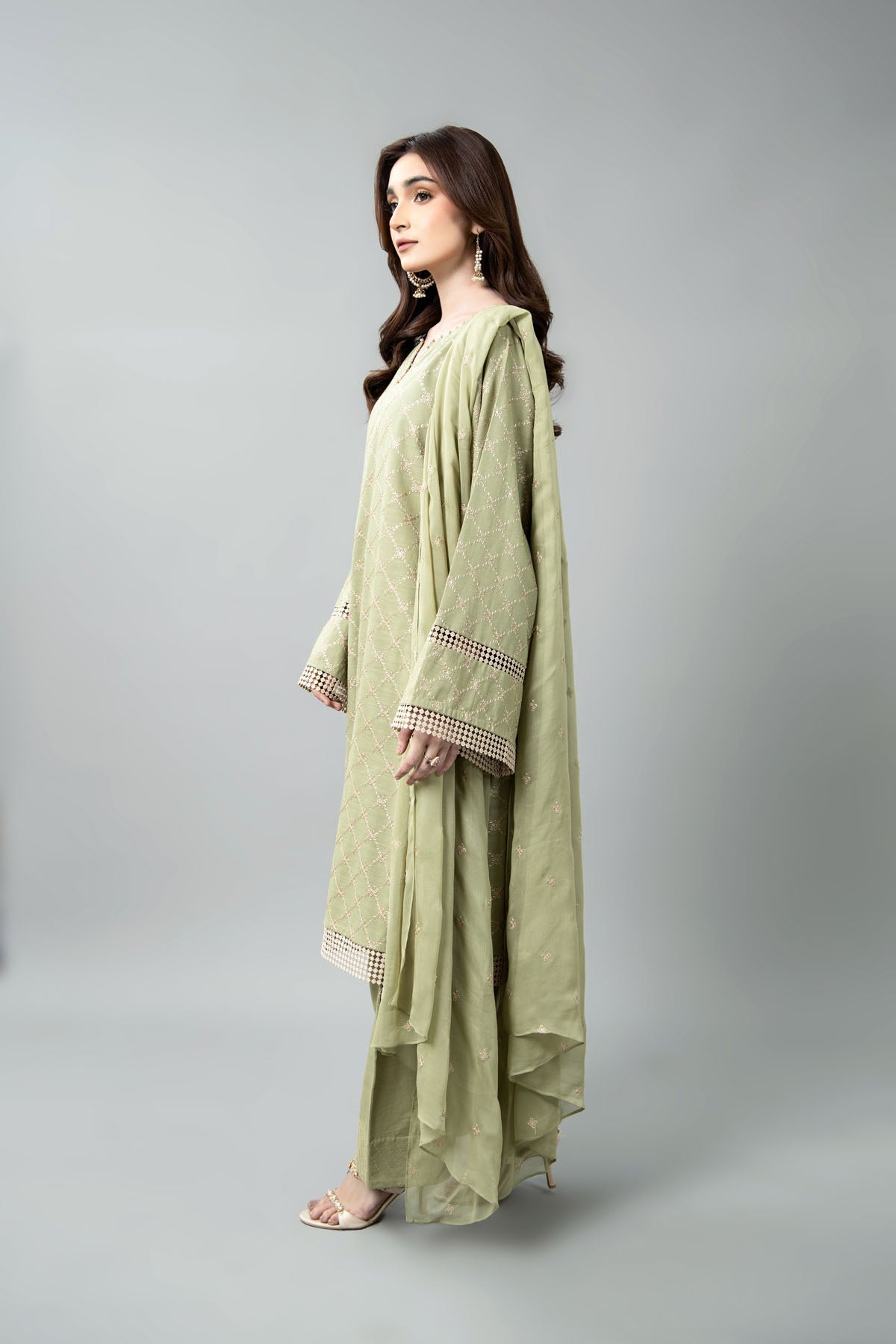 EMBROIDERED & EMBELISHED SLUB KHADDAR 3 PCS (UNSTITCHED)