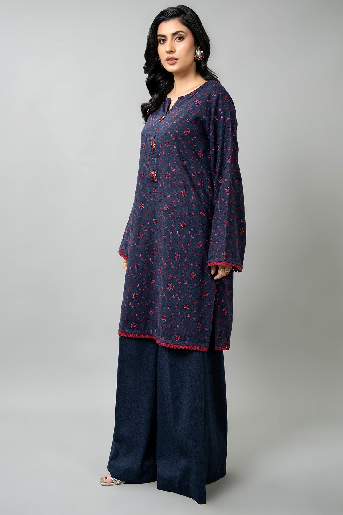 EMBROIDERED COTTON KARANDI 2 PCS (UNSTITCHED)