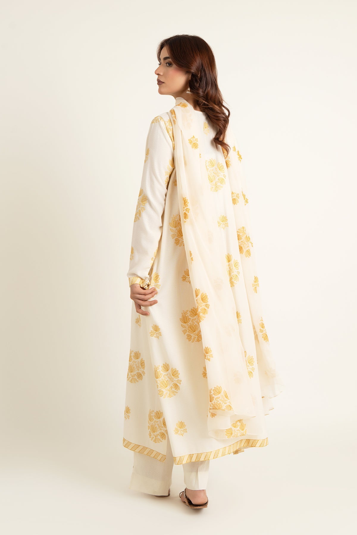 EMBROIDERED KARANDI LAWN 3 PCS (UNSTITCHED)