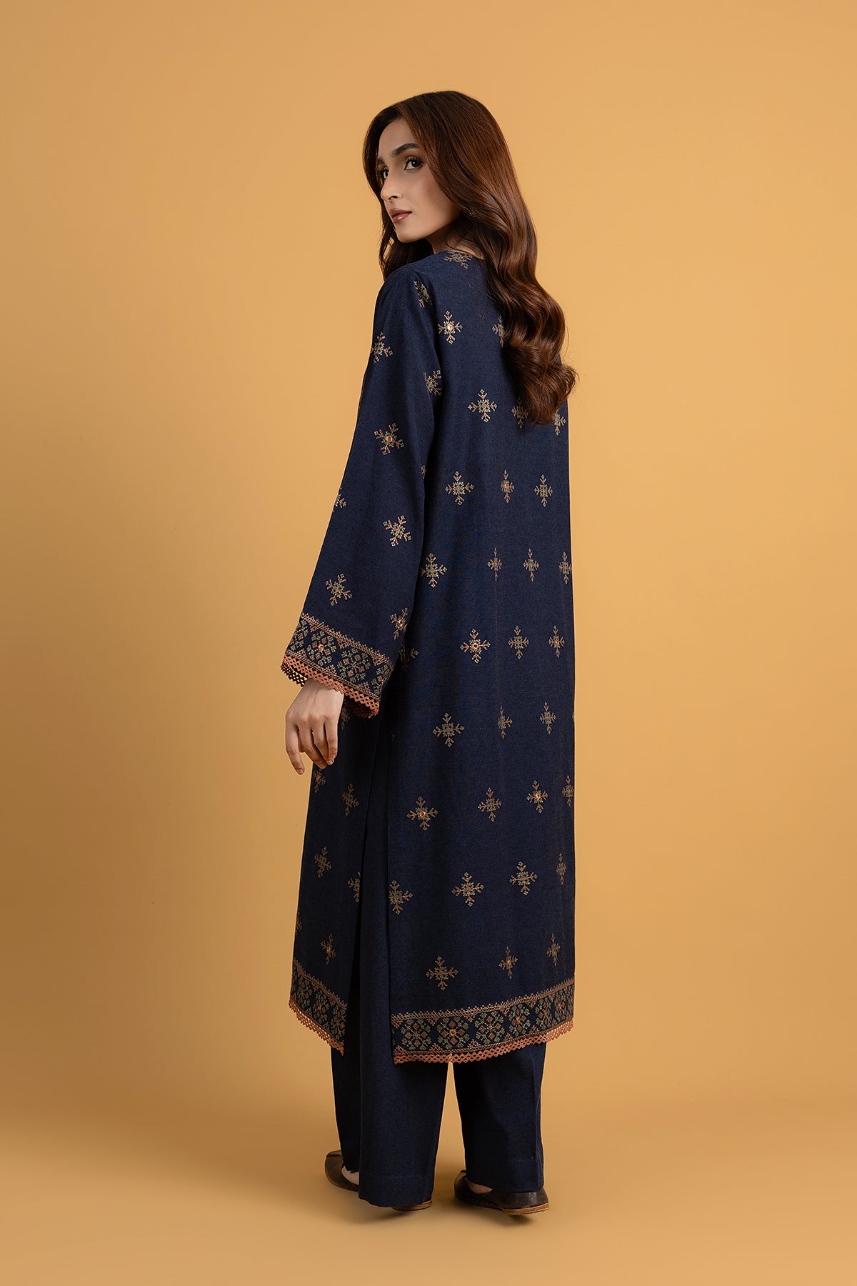 EMBROIDERED & EMBELISHED COTTON KARANDI 2 PCS (UNSTITCHED)