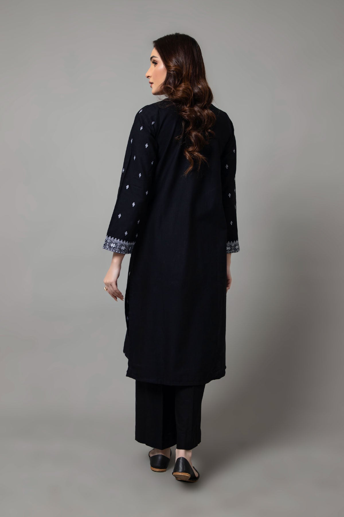 PRET EMBROIDERED SLUB KHADDAR 3 PCS