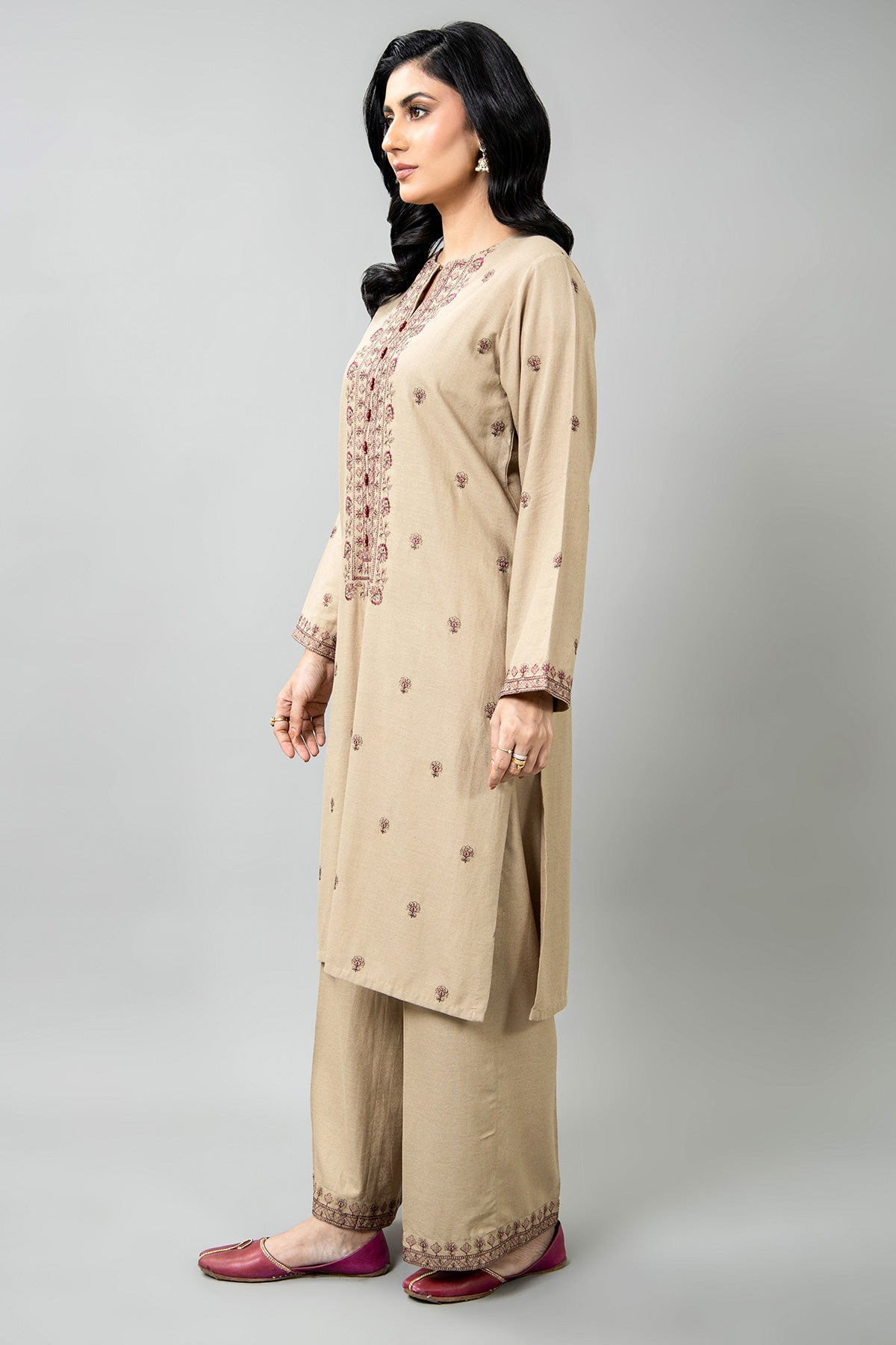 PRET EMBROIDERED KARANDI LAWN 2 PCS