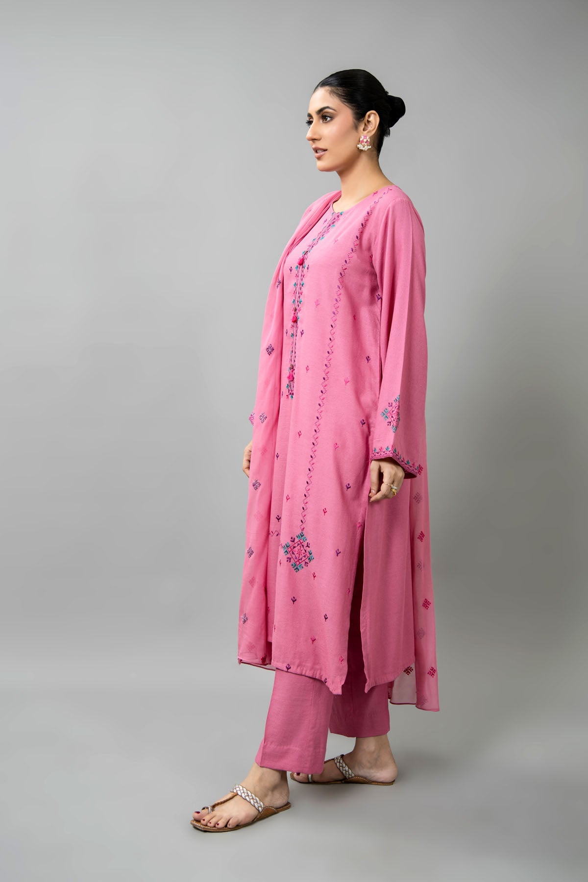 PRET EMBROIDERED KARANDI LAWN 3 PCS