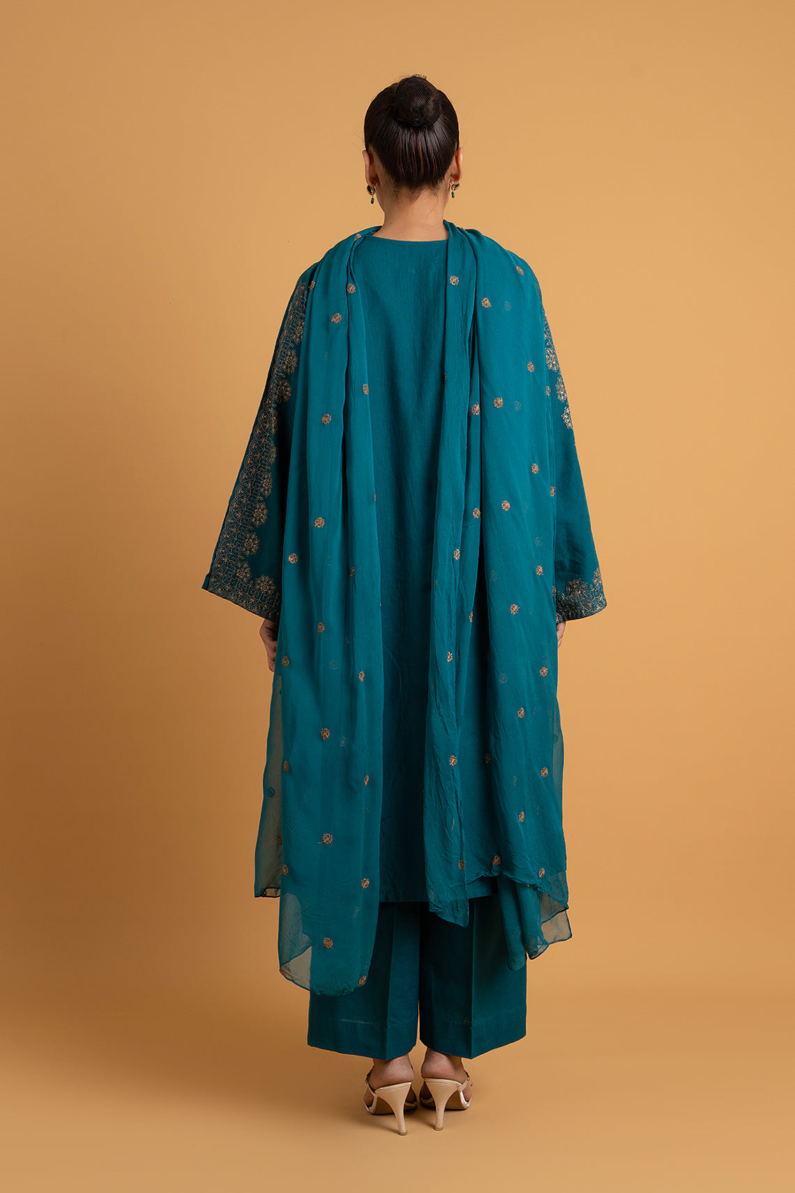 PRET EMBROIDERED SLUB KHADDAR 3 PCS
