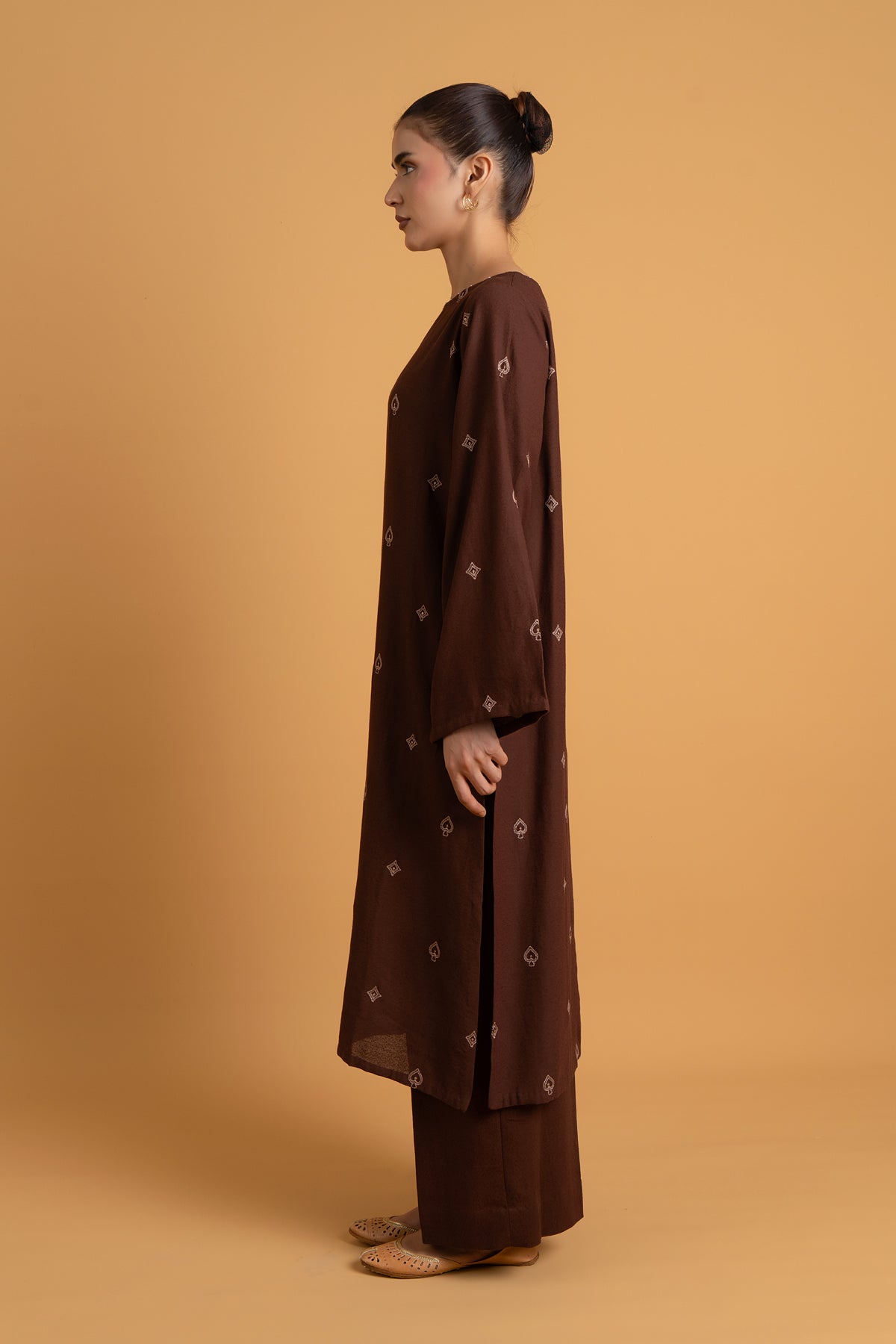 PRET EMBROIDERED KARANDI LAWN 2 PCS