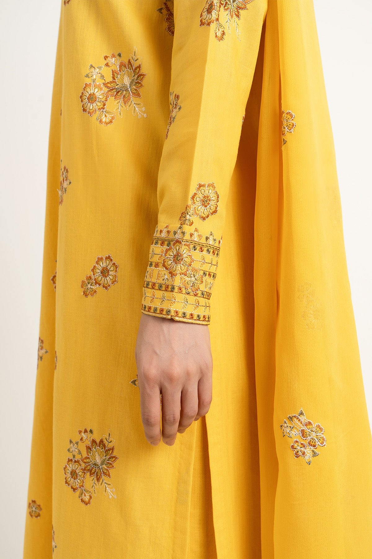 PRET EMBROIDERED SLUB KHADDAR 3 PCS