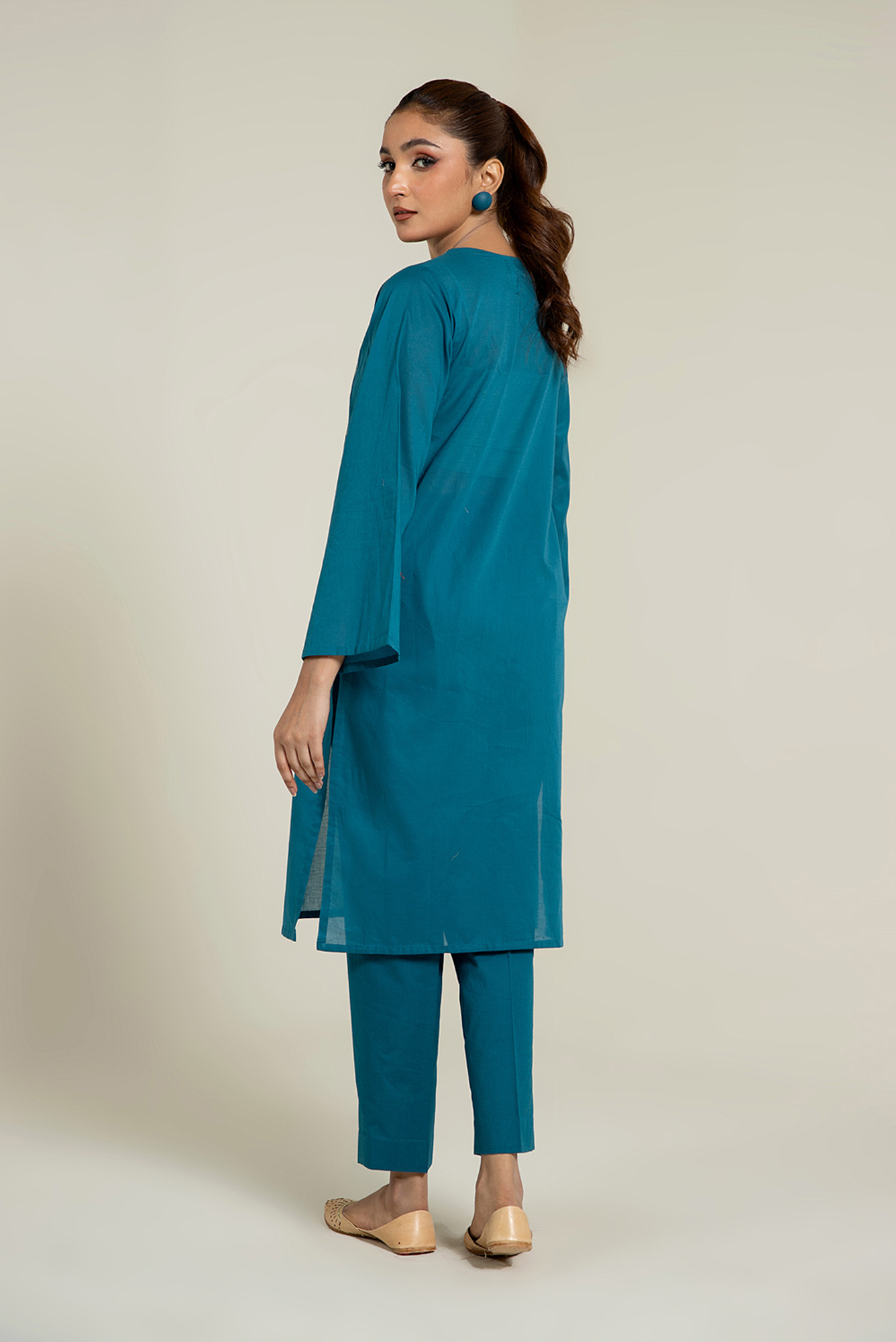 PRET EMBROIDERED LAWN 2 PCS