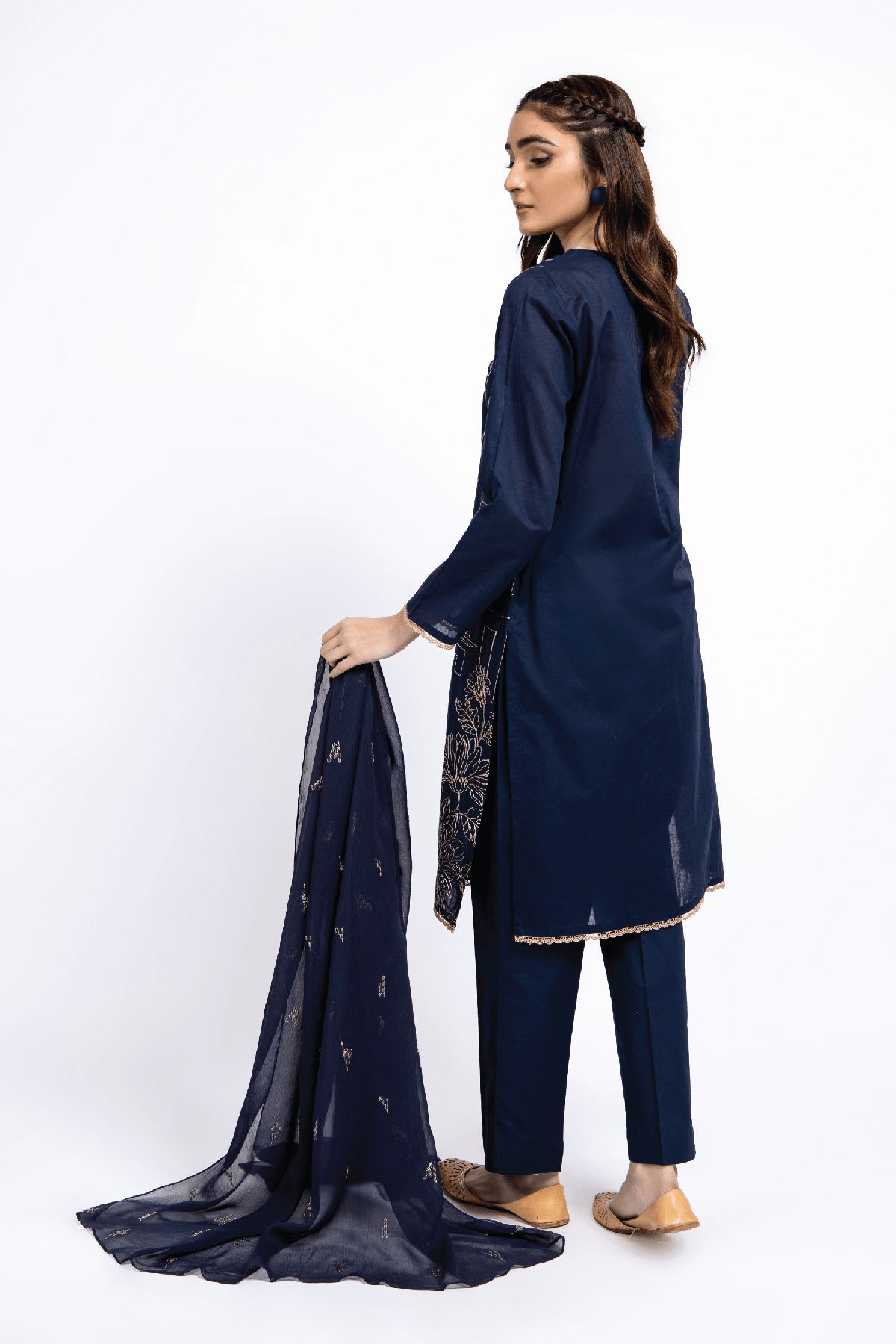 PRET EMBROIDERED LAWN 3 PCS