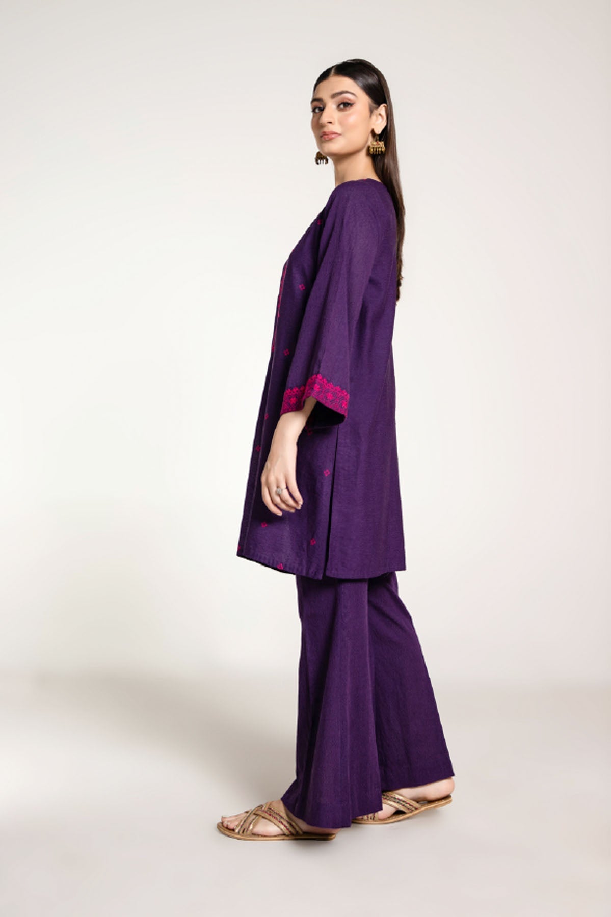 PRET EMBROIDERED KARANDI LAWN 2 PCS