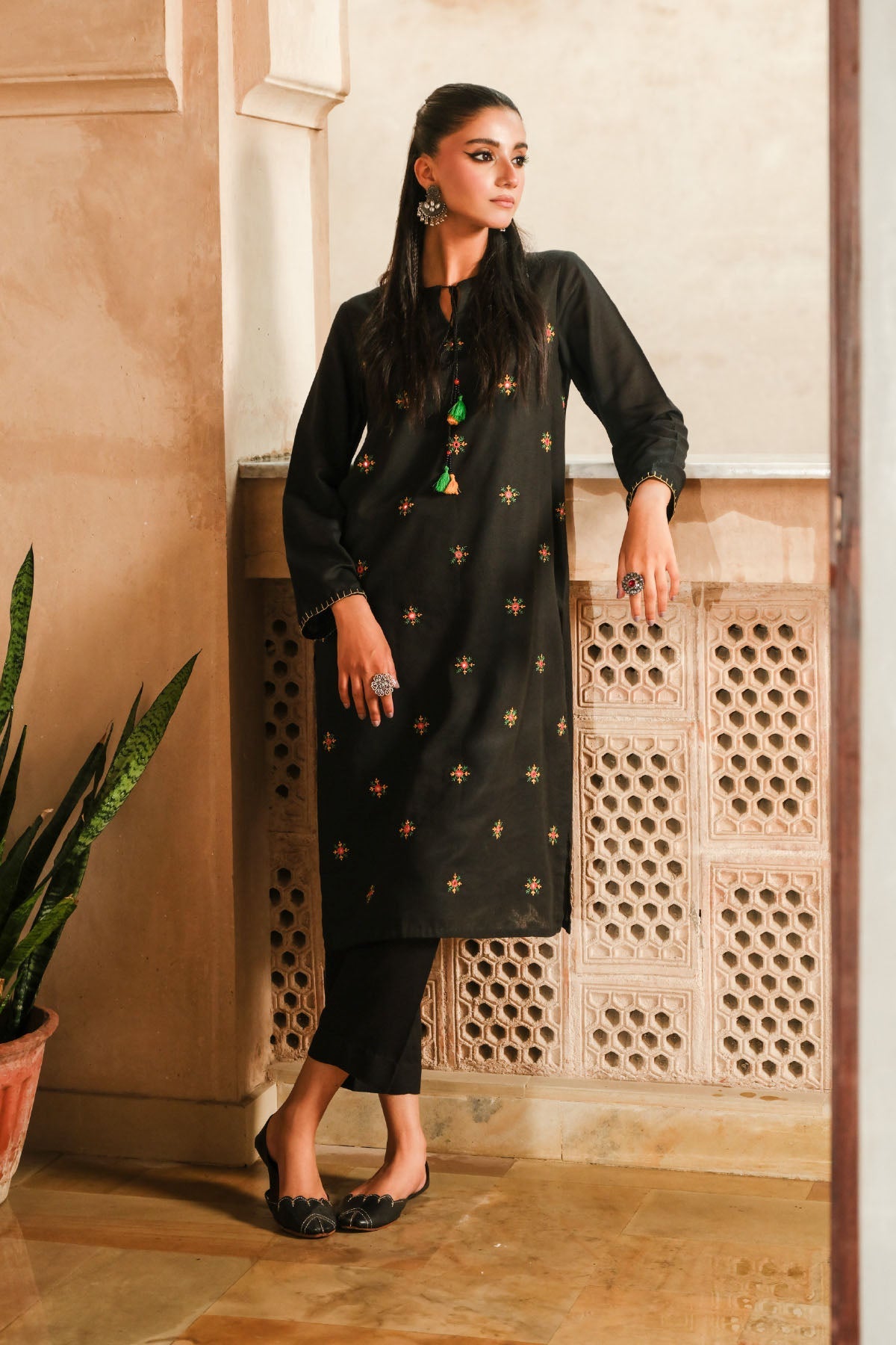 PRET EMBROIDERED KARANDI LAWN 2 PCS