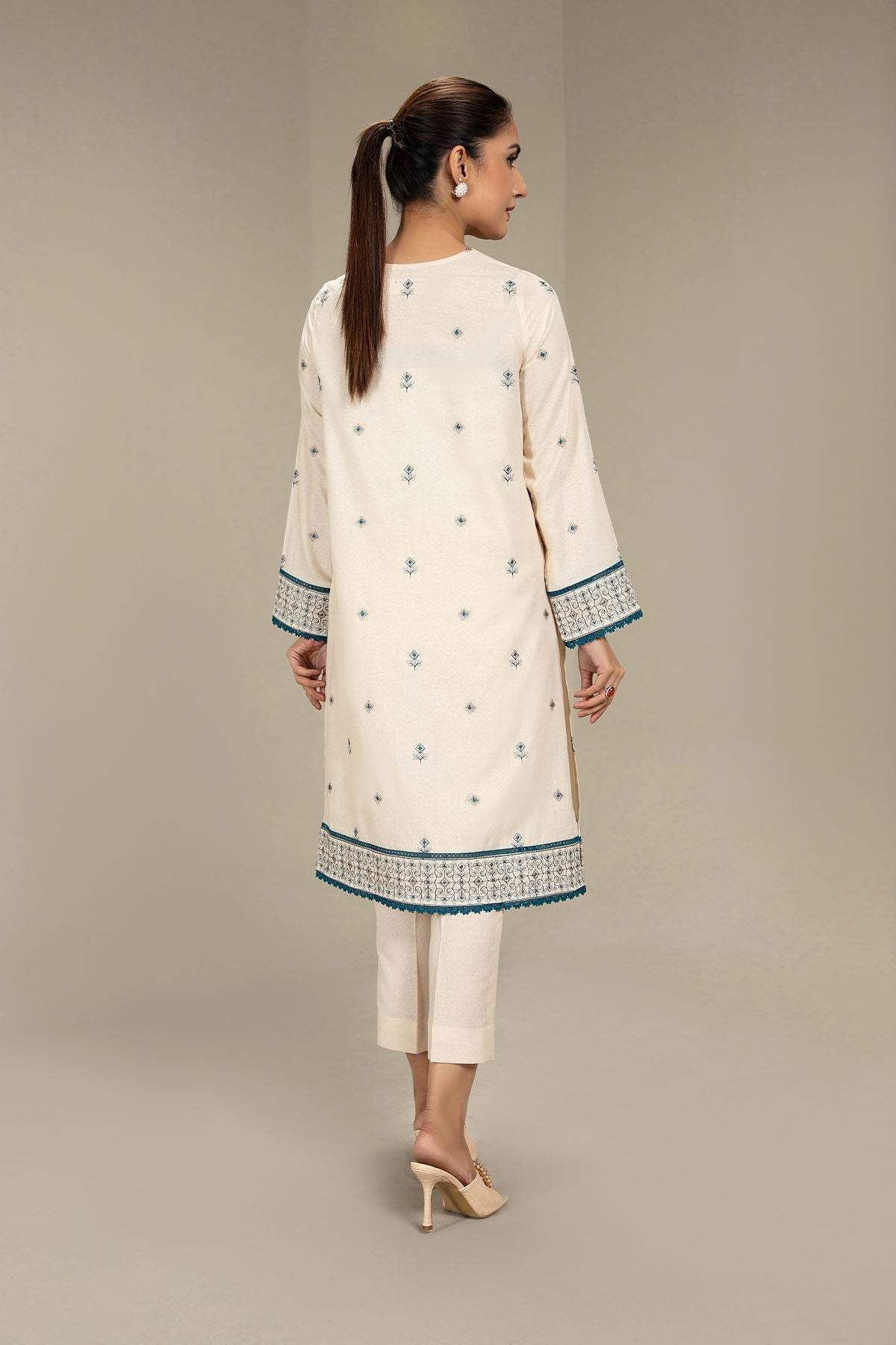EMBROIDERED KARANDI LAWN 2PCS (UNSTITCHED)