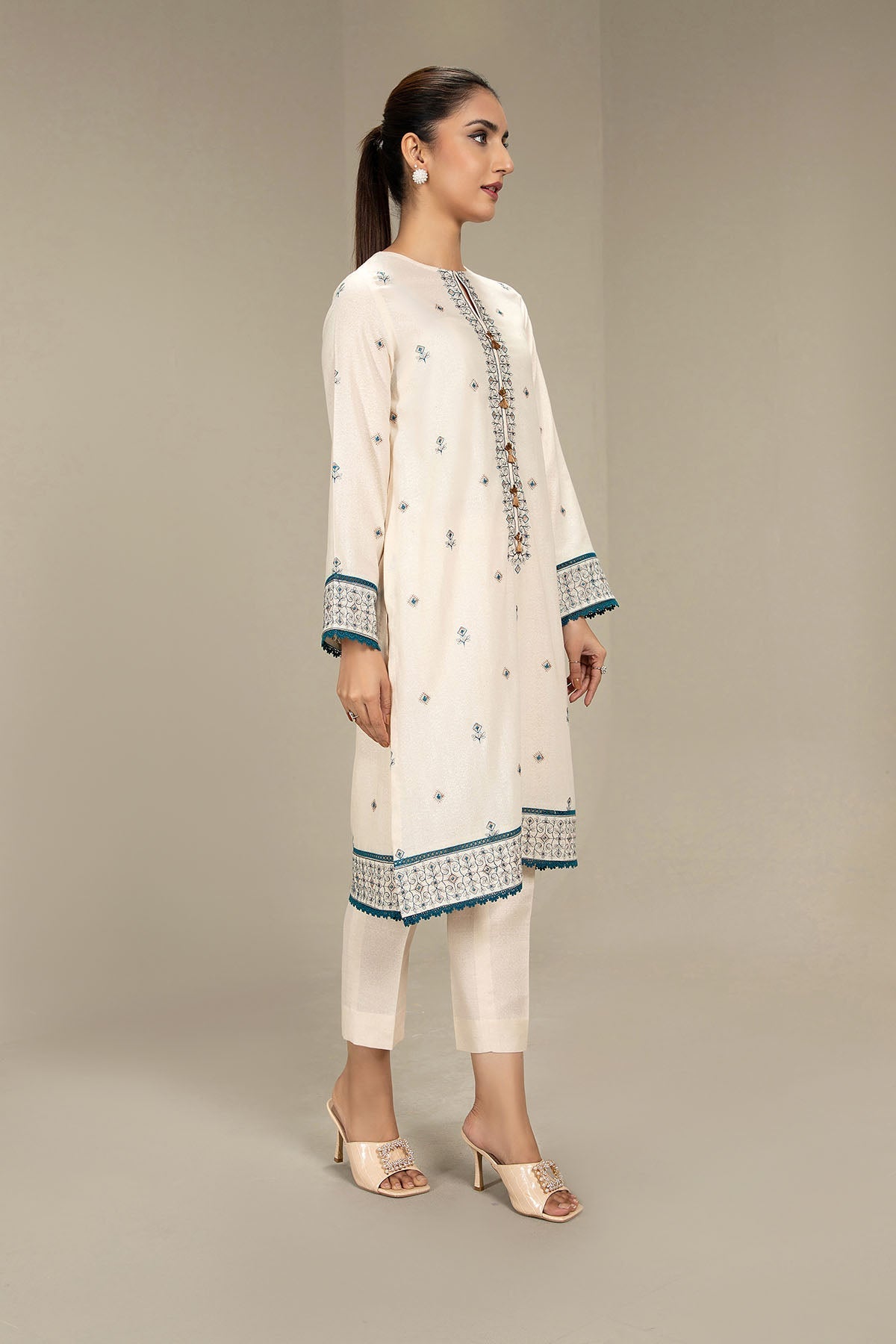 EMBROIDERED KARANDI LAWN 2PCS (UNSTITCHED)