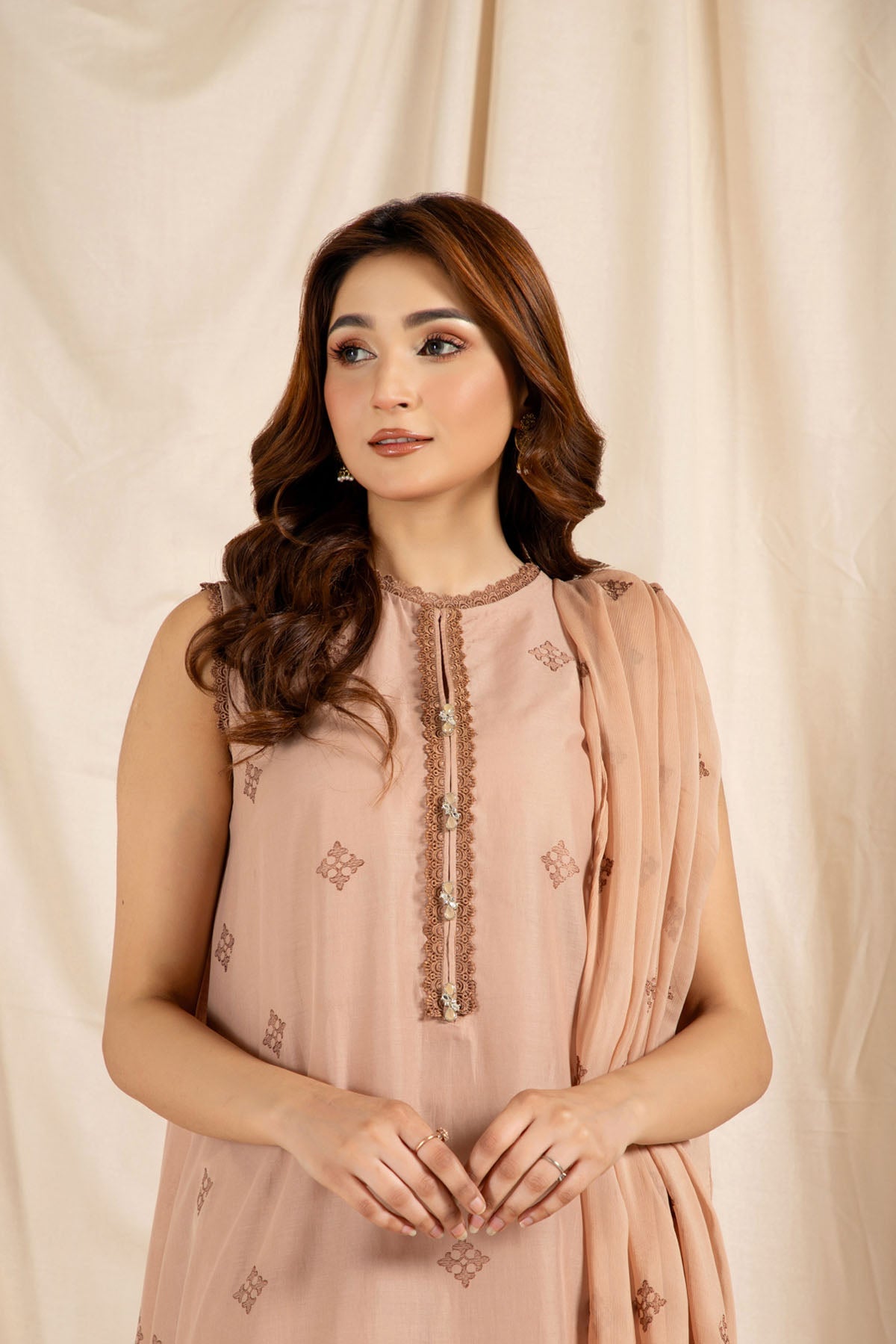 EMBROIDERED LAWN 3 PCS (UNSTITCHED)