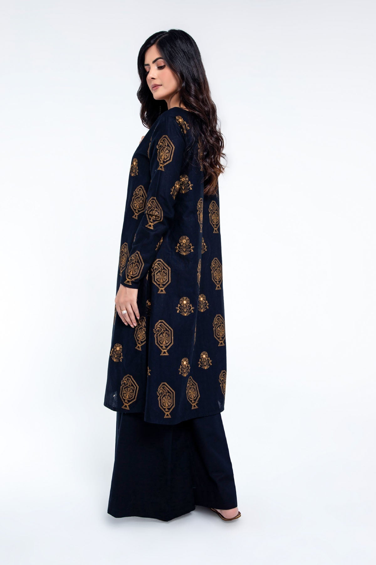 EMBROIDERED SLUB KHADDAR 2 PCS (UNSTITCHED)