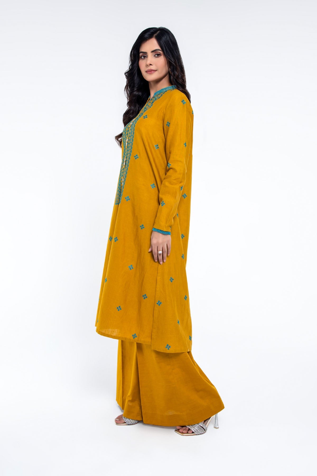 EMBROIDERED SLUB KHADDAR 2 PCS (UNSTITCHED)