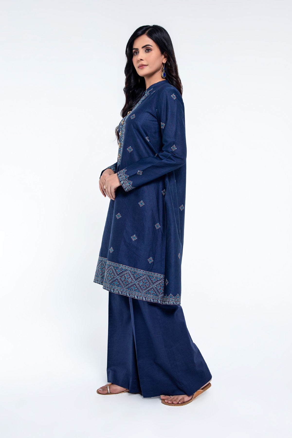 EMBROIDERED SLUB KHADDAR 2 PCS (UNSTITCHED)