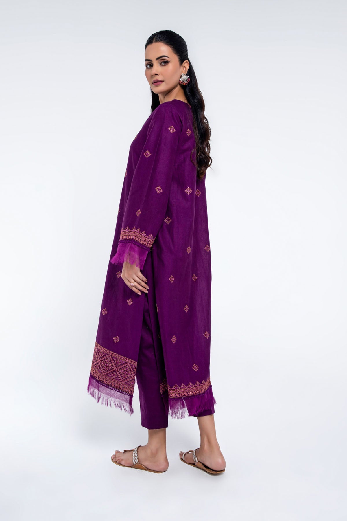 EMBROIDERED SLUB KHADDAR 2 PCS (UNSTITCHED)