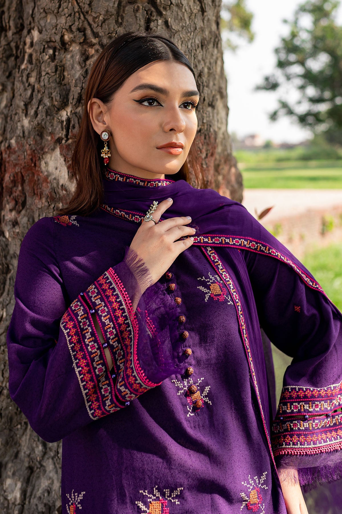 EMBROIDERED KARANDI LAWN 3PCS (UNSTITCHED)