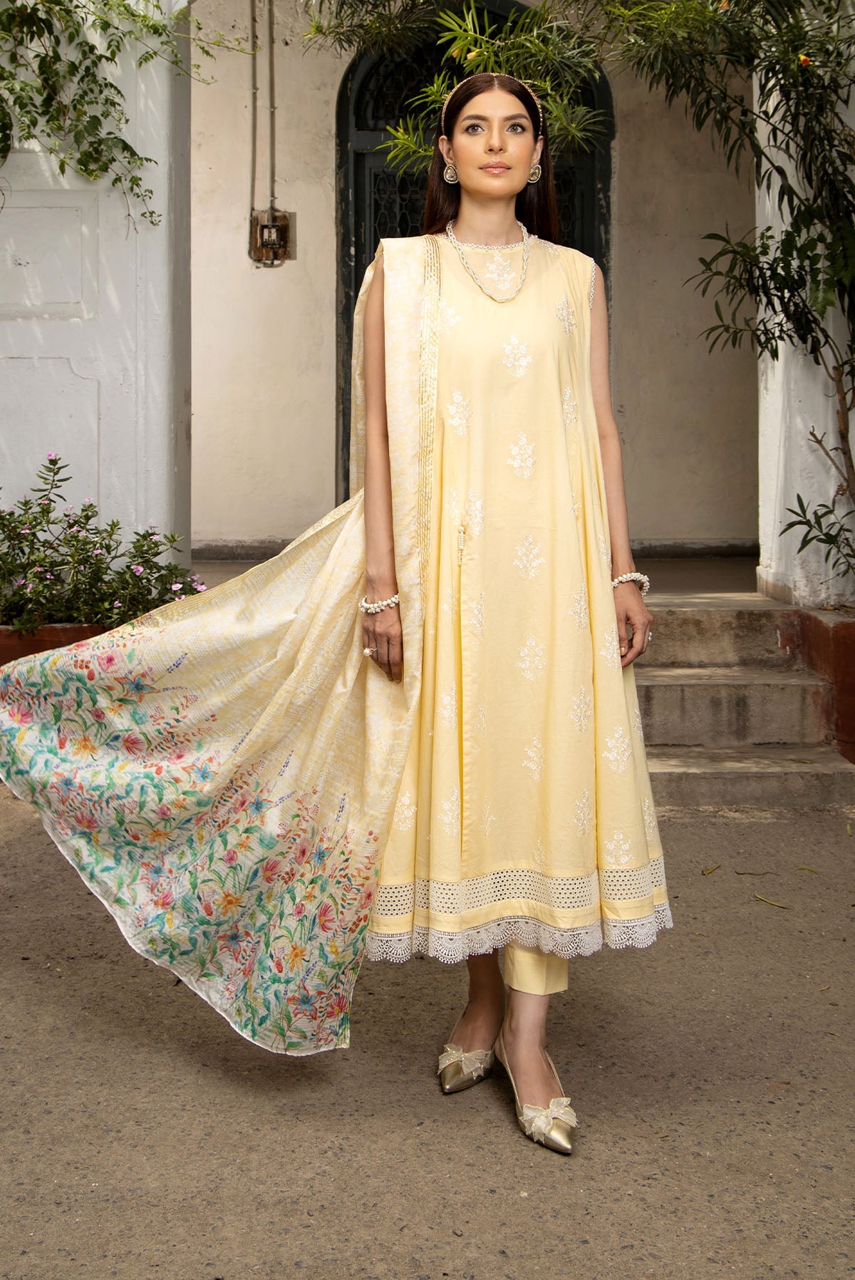 EMBROIDERED LAWN 3 PCS (UNSTITCHED)
