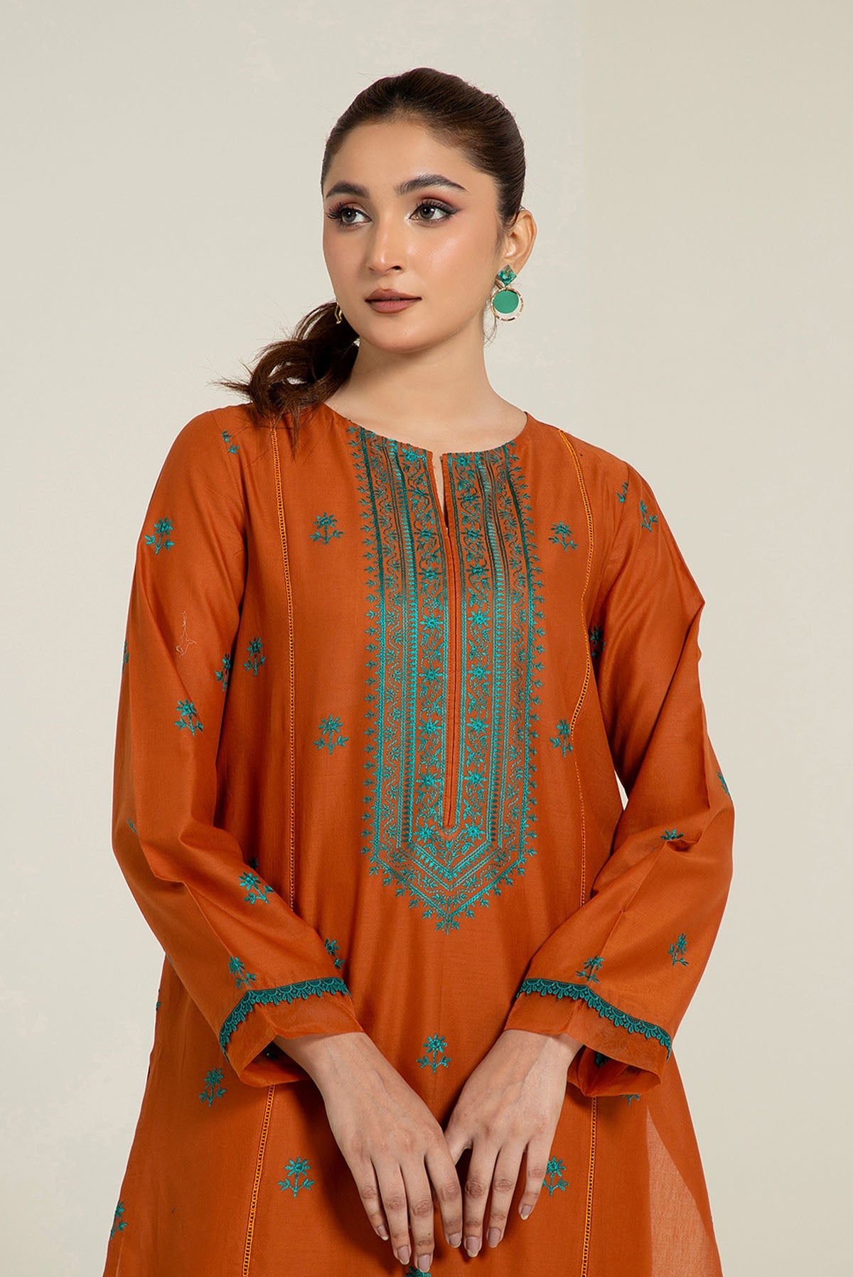 EMBROIDERED LAWN 2 PCS (UNSTITCHED)