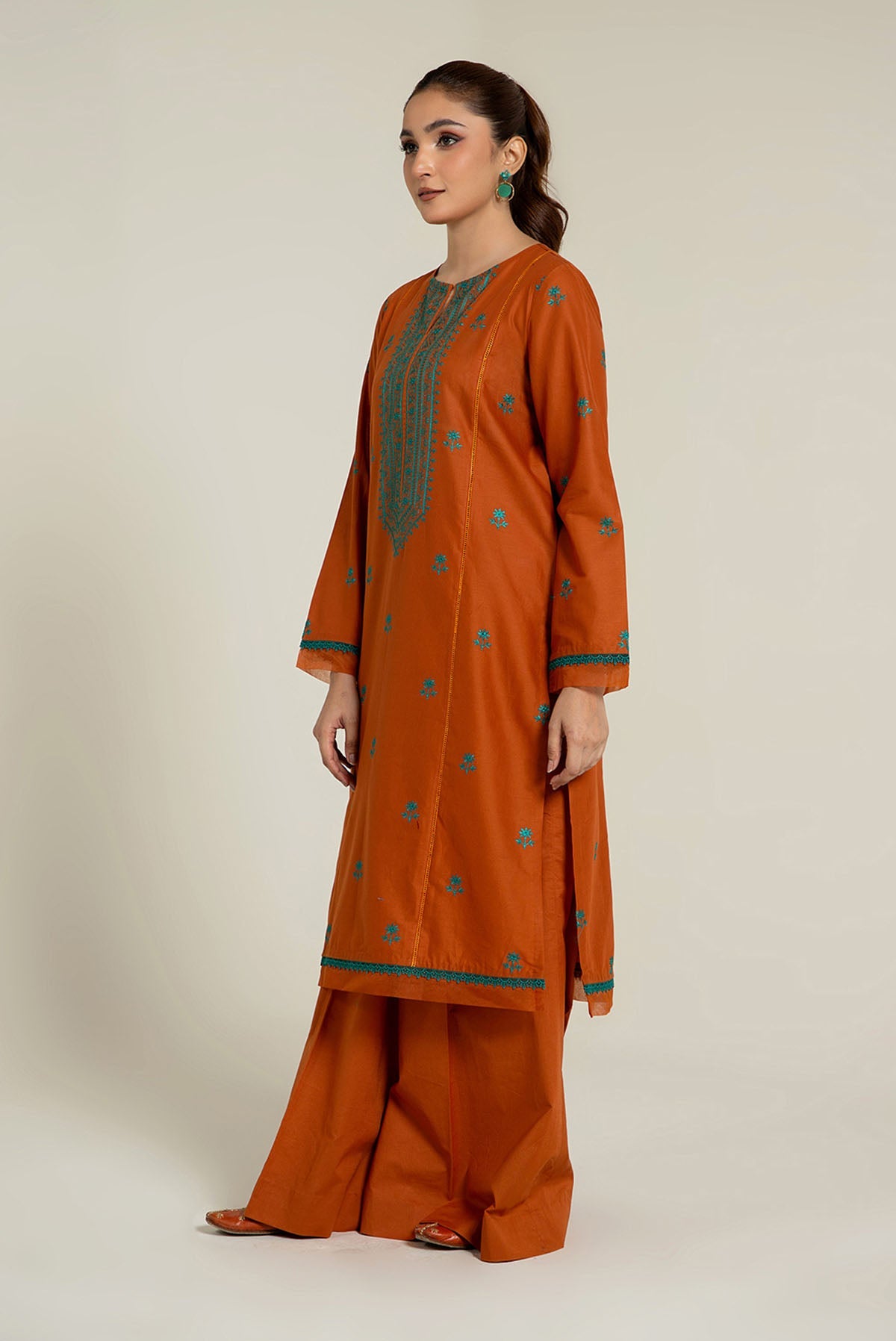 EMBROIDERED LAWN 2 PCS (UNSTITCHED)