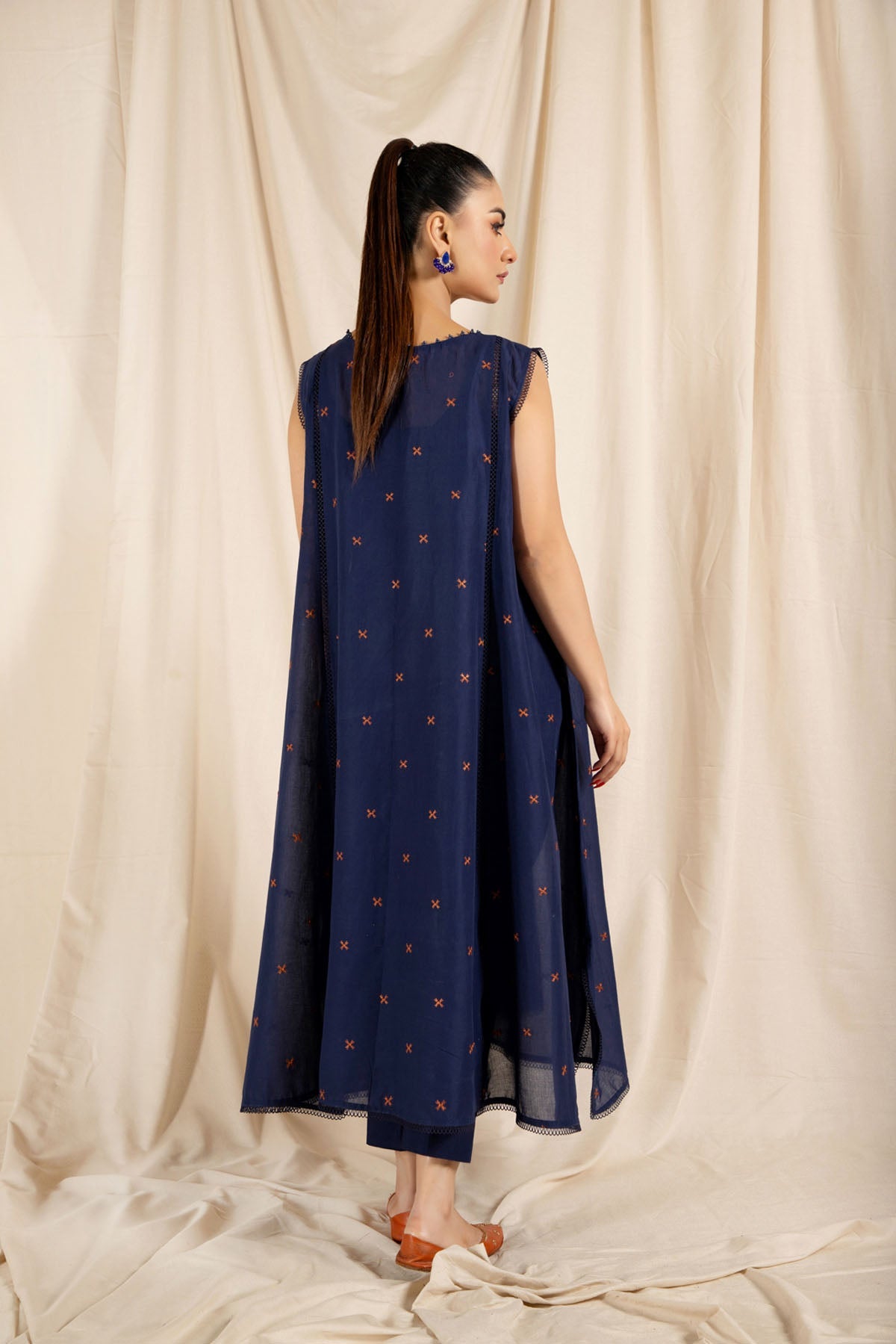 EMBROIDERED LAWN 2 PCS (UNSTITCHED)