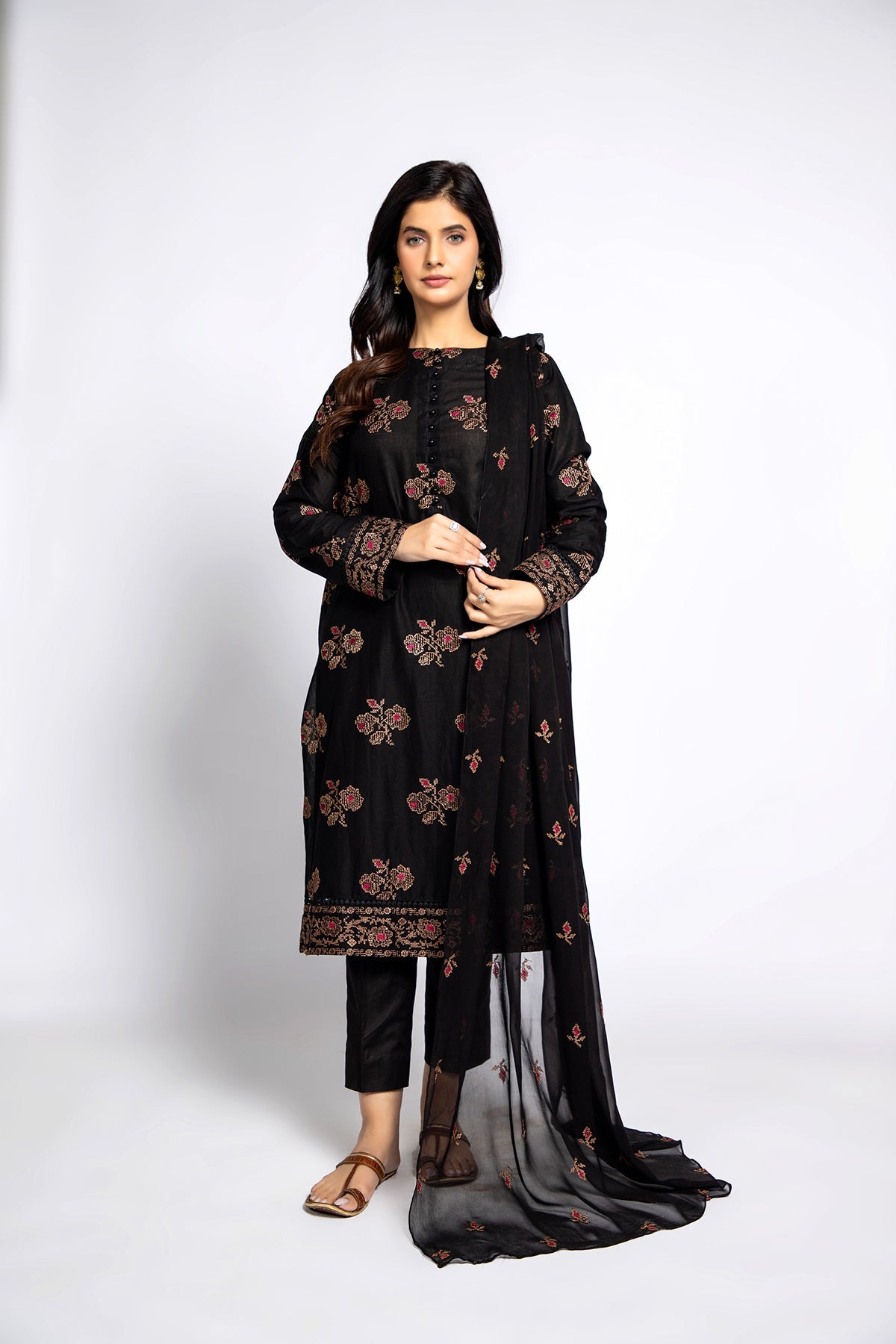 EMBROIDERED LAWN 3 PCS (UNSTITCHED)