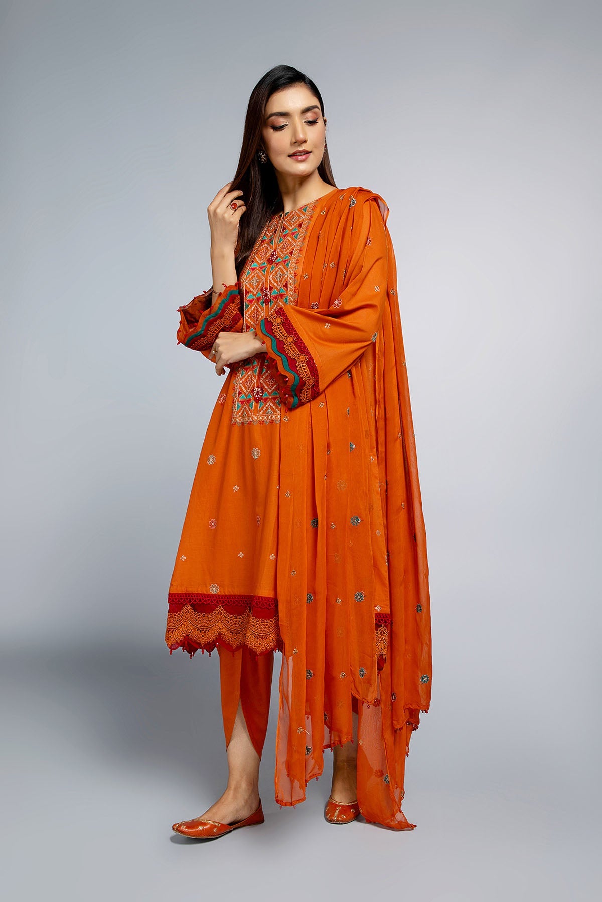 EMBROIDERED LAWN  3 PCS (UNSTITCHED)