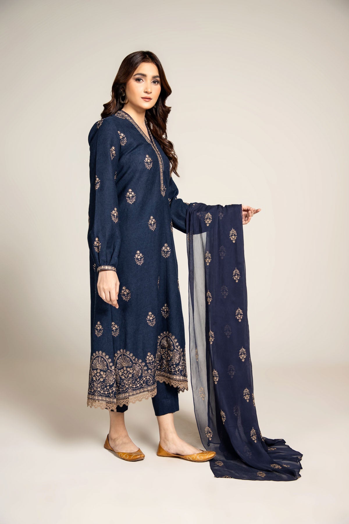 EMBROIDERED COTTON KARANDI  3 PCS (UNSTITCHED)
