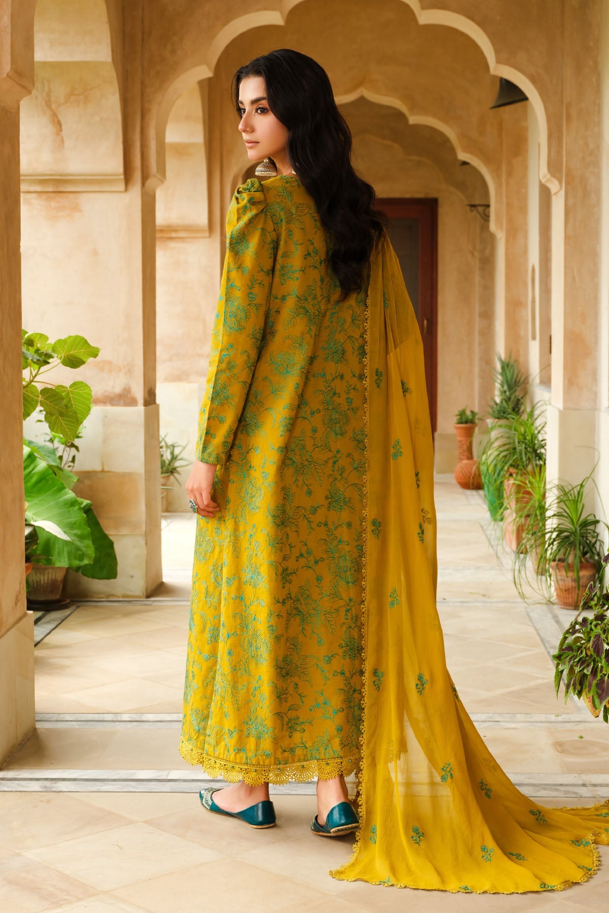 EMBROIDERED SLUB KHADDAR 3 PCS (UNSTITCHED)